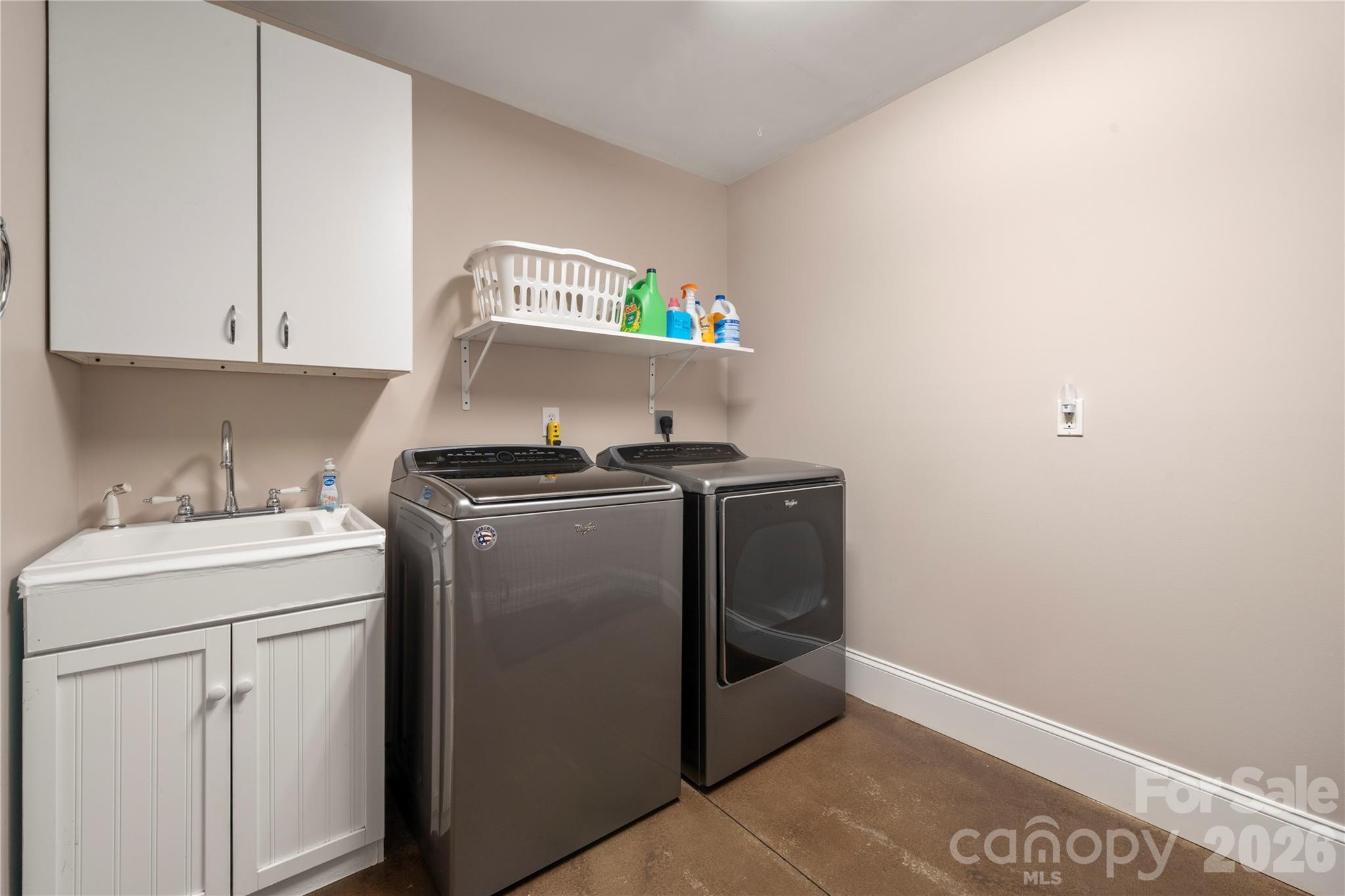 686 White Oaks Road — Mooresville