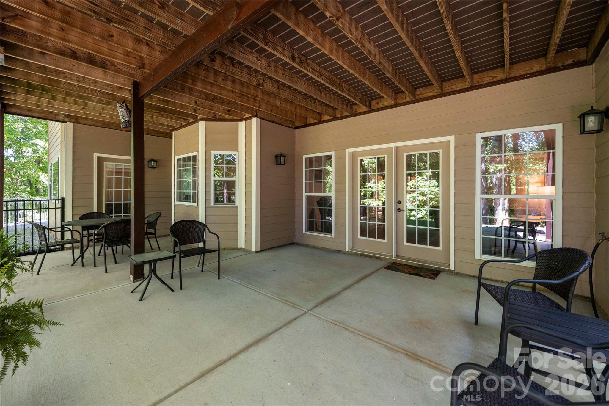 686 White Oaks Road — Mooresville