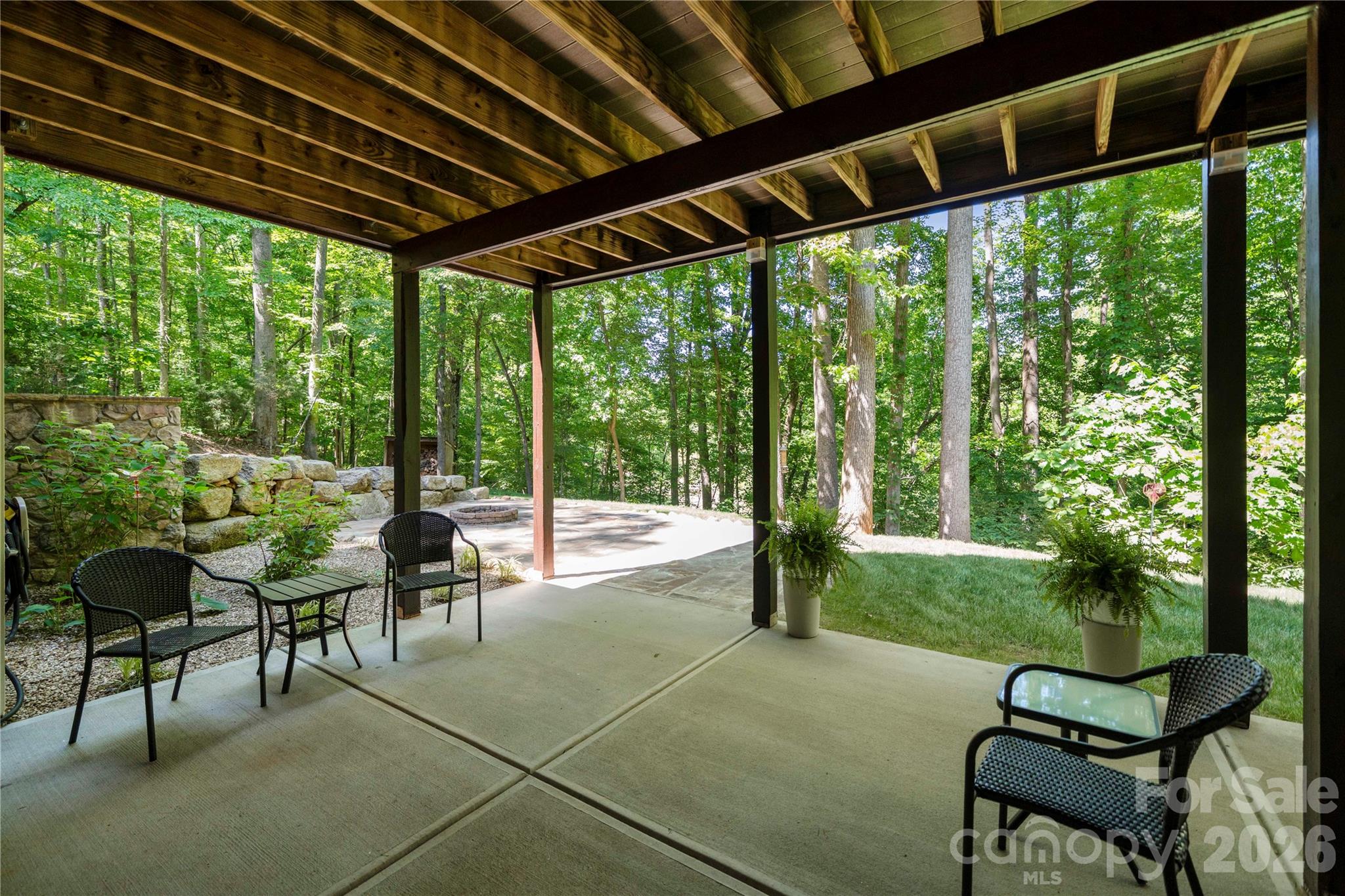 686 White Oaks Road — Mooresville