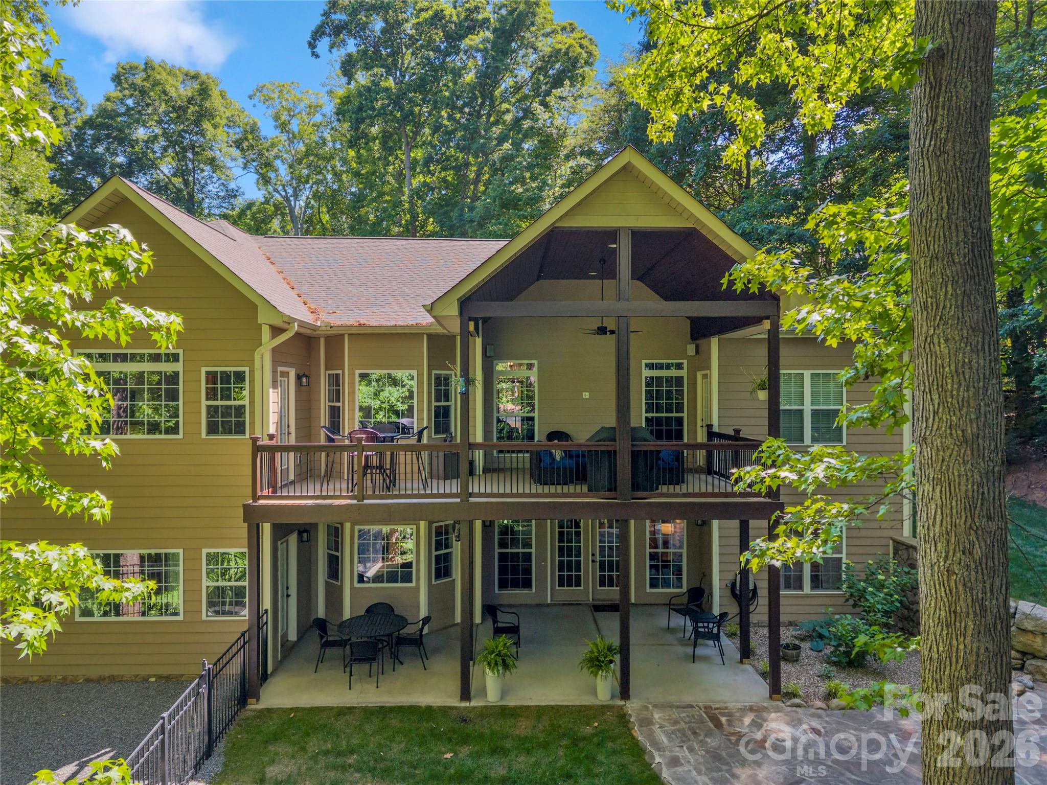 686 White Oaks Road — Mooresville