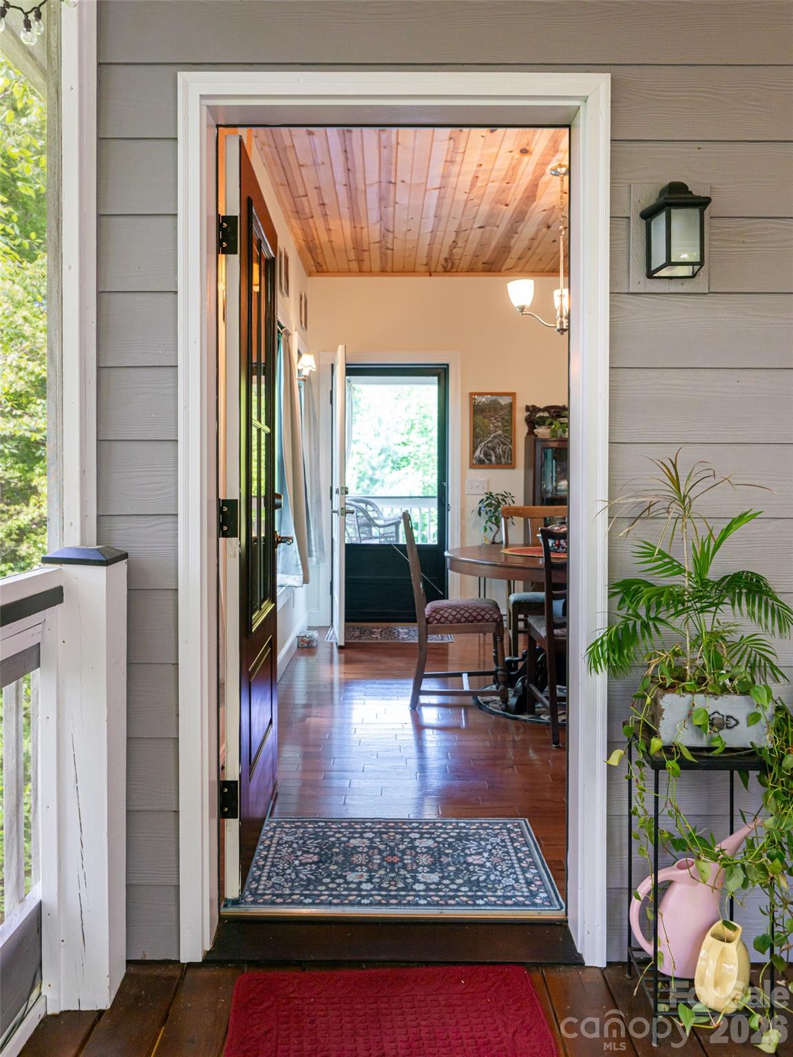 565 Bailey Street — Mars Hill
