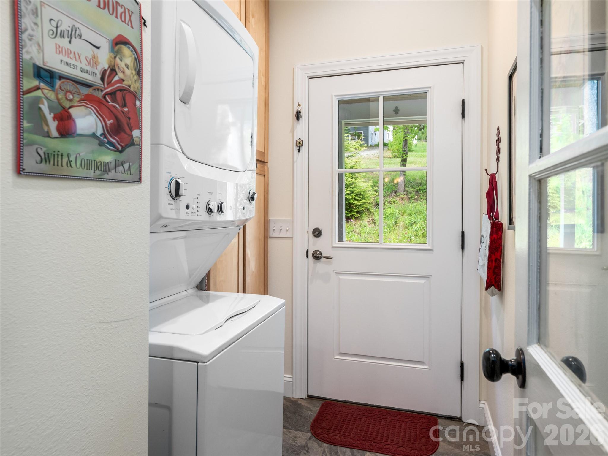 565 Bailey Street — Mars Hill