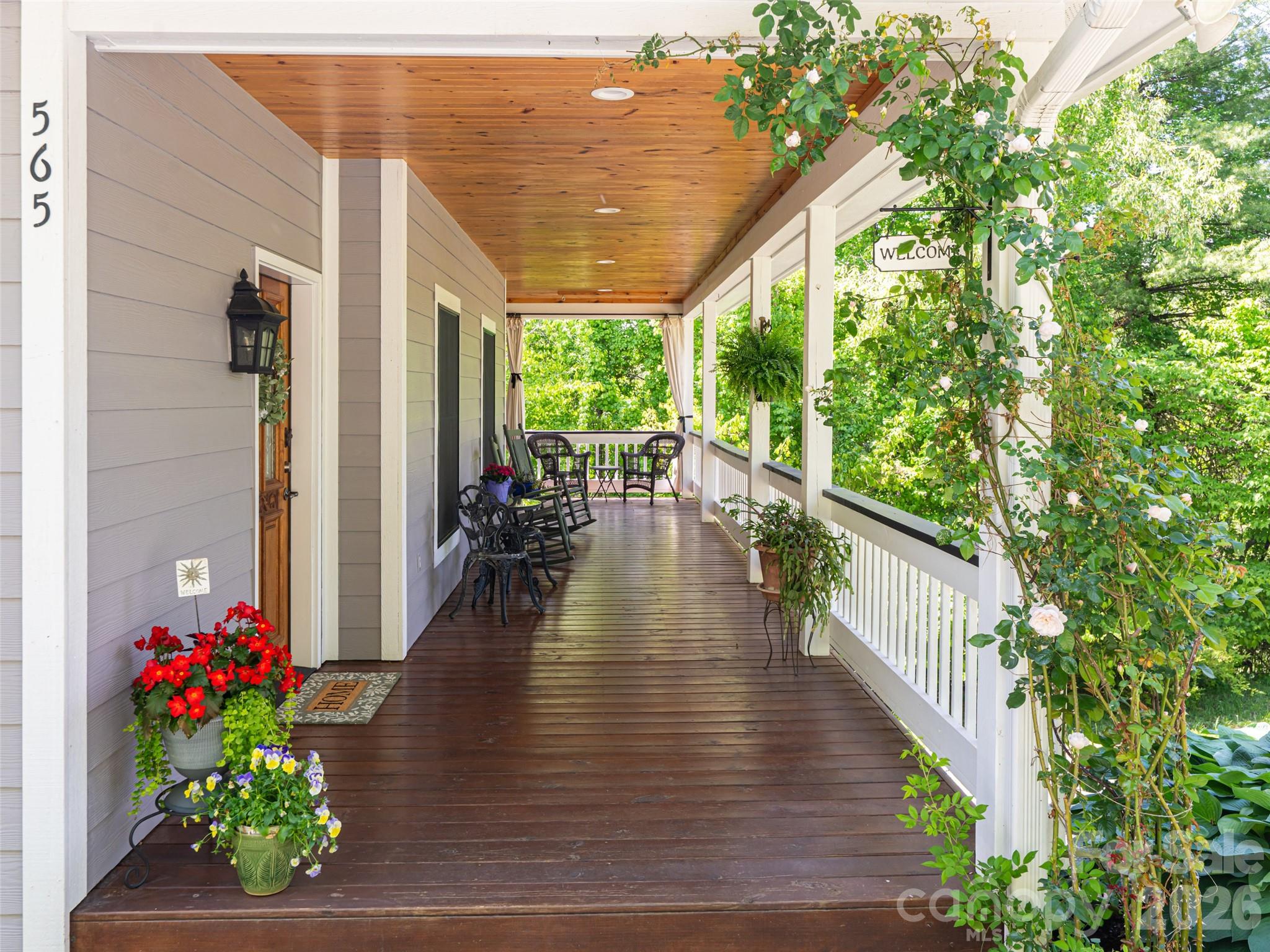 565 Bailey Street — Mars Hill