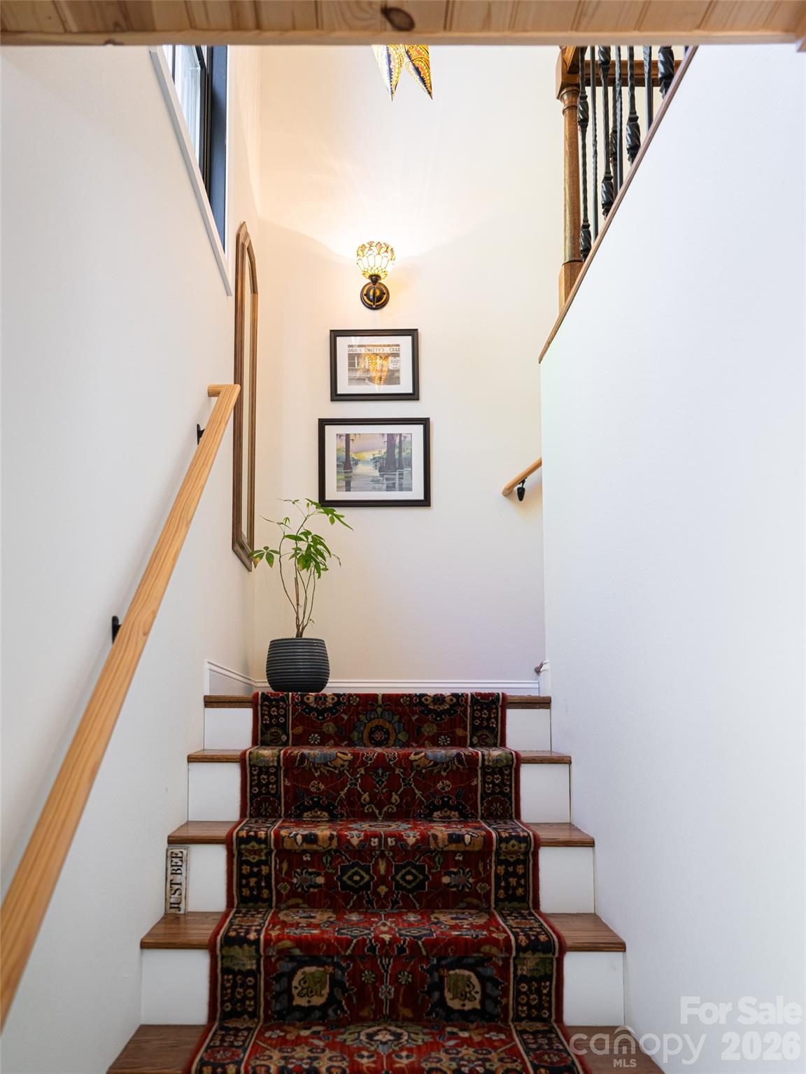 565 Bailey Street — Mars Hill