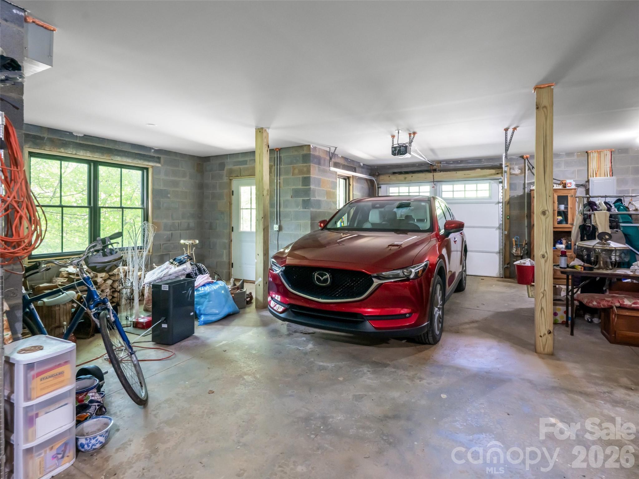 565 Bailey Street — Mars Hill