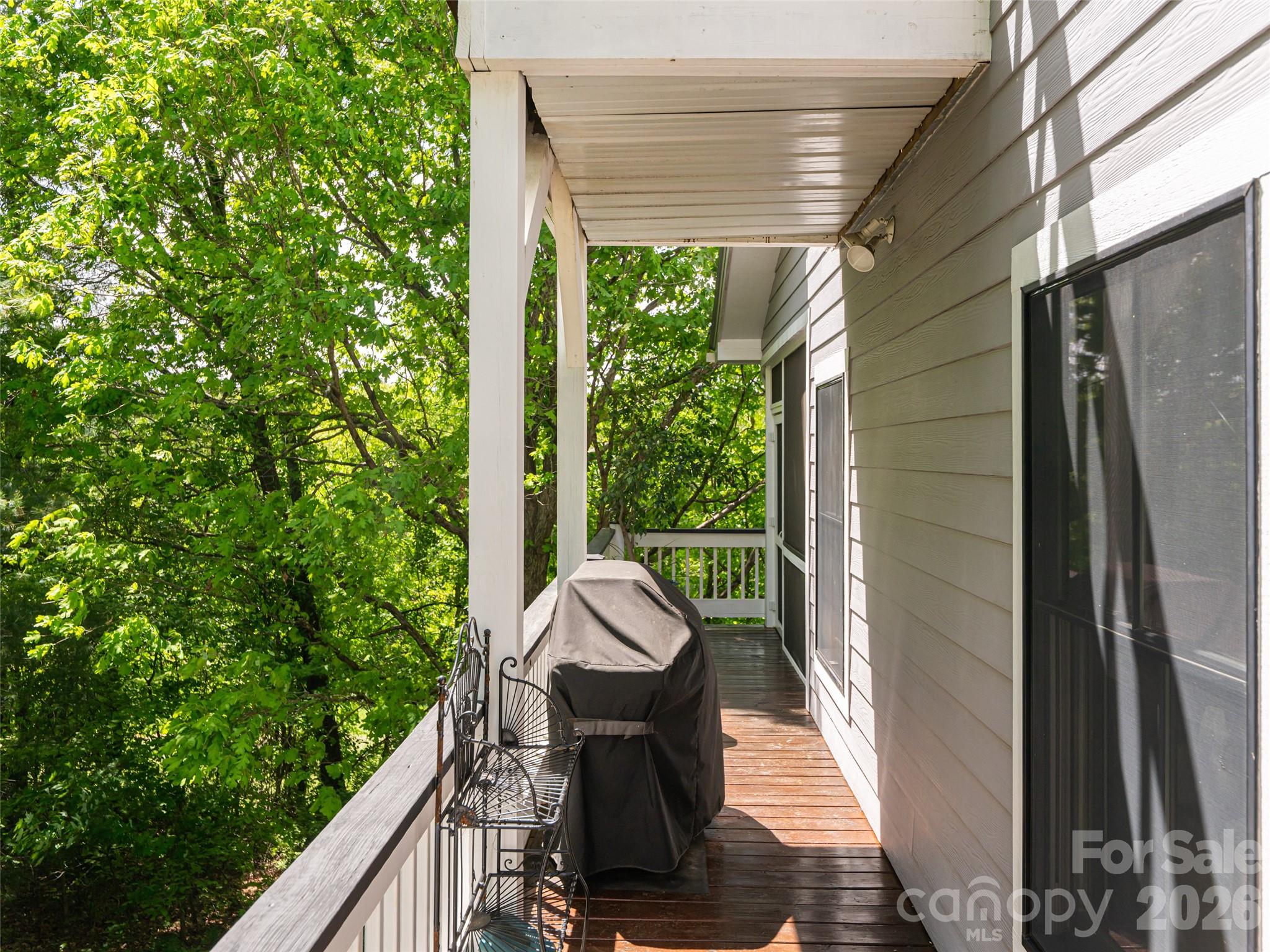 565 Bailey Street — Mars Hill