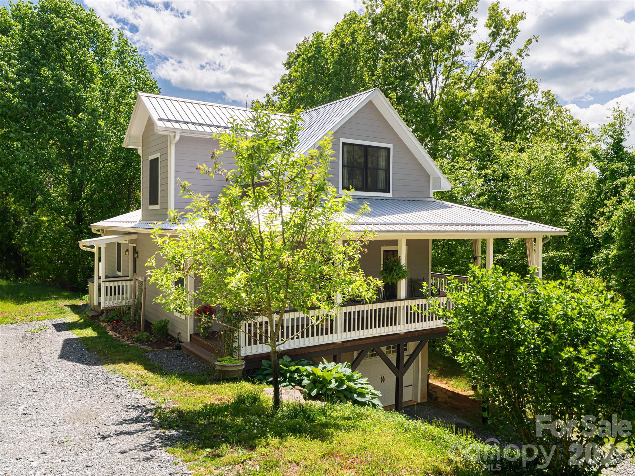565 Bailey Street — Mars Hill