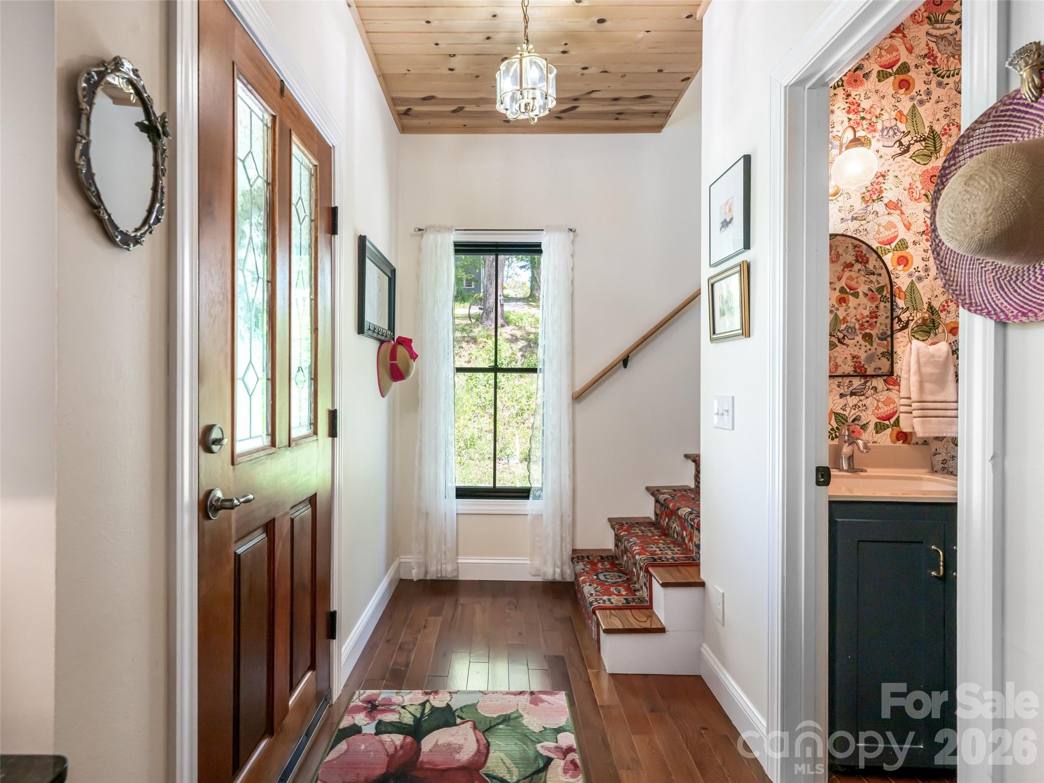 565 Bailey Street — Mars Hill