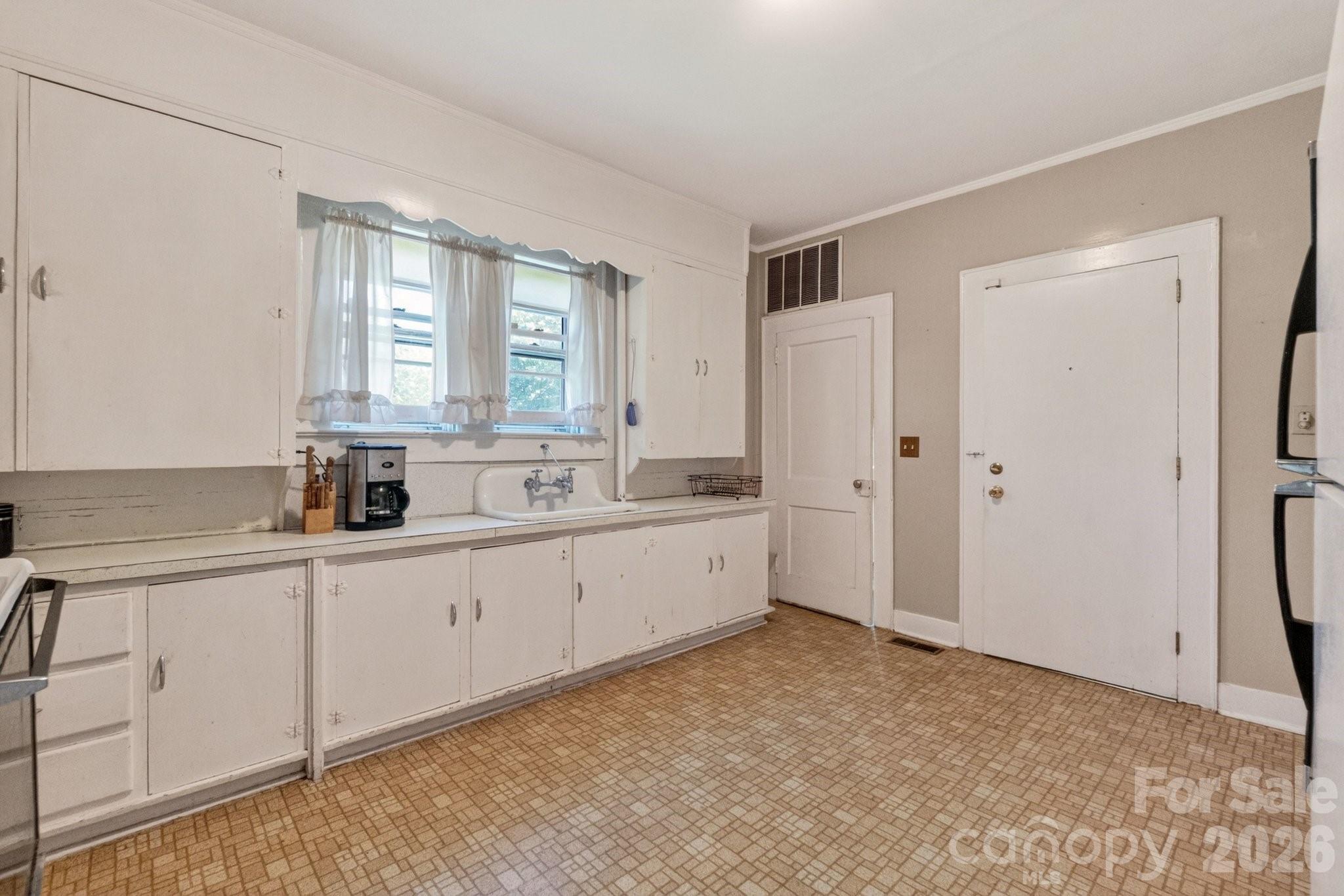 1365 Yancey Street — Lancaster