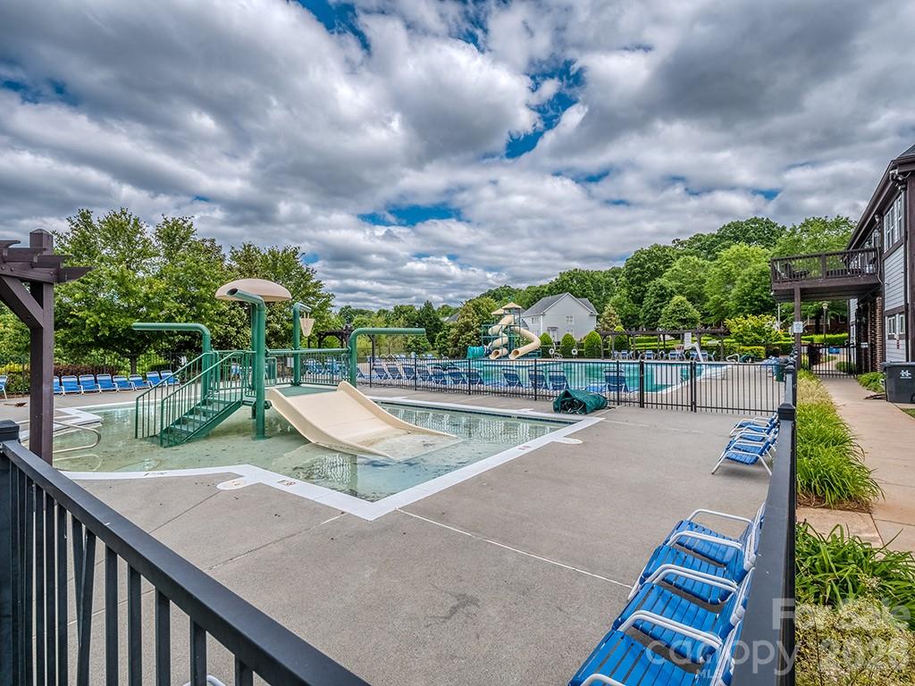 15511 Sagefield Drive — Huntersville