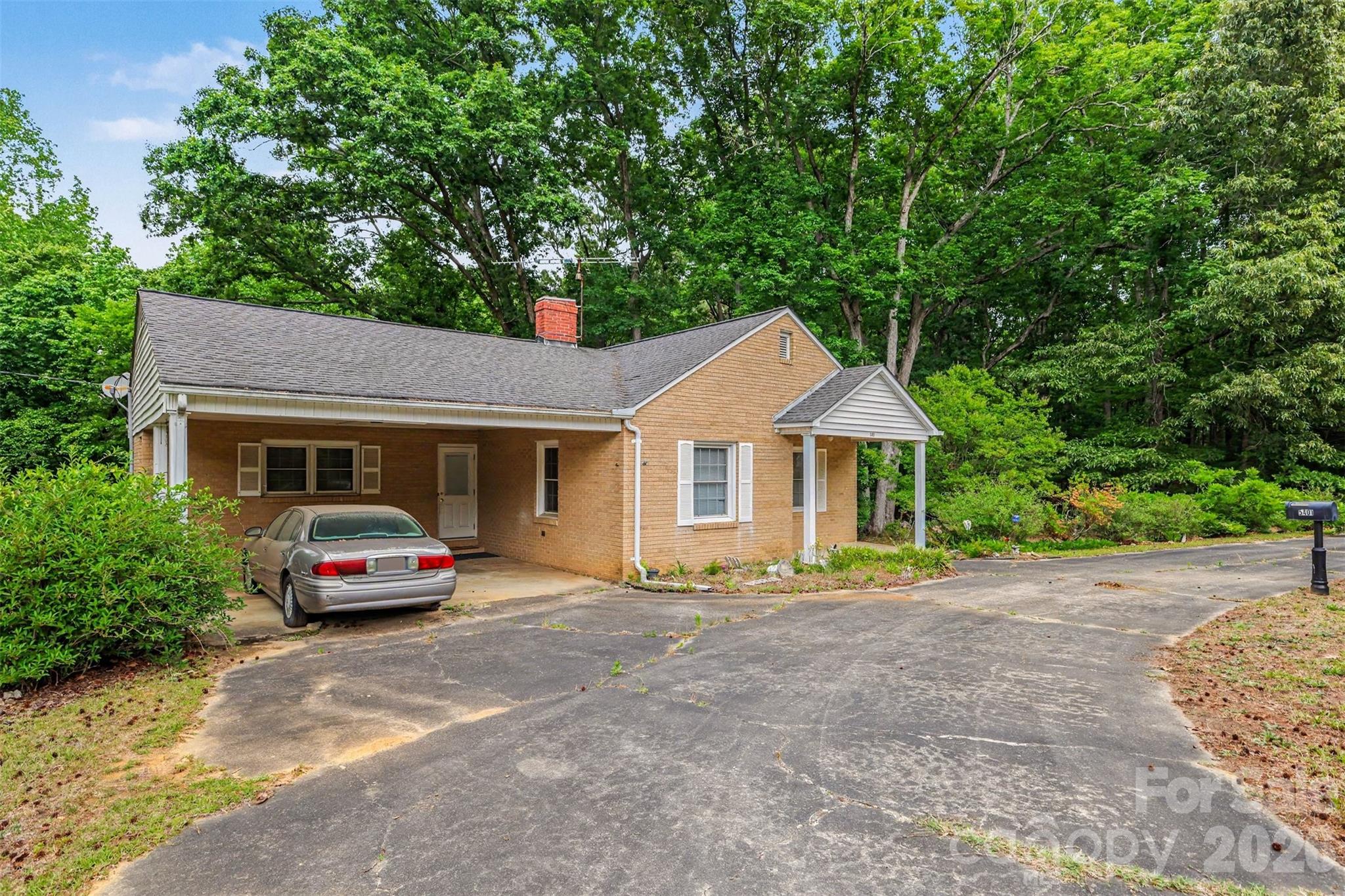 5401 Flat Creek Road — Heath Springs