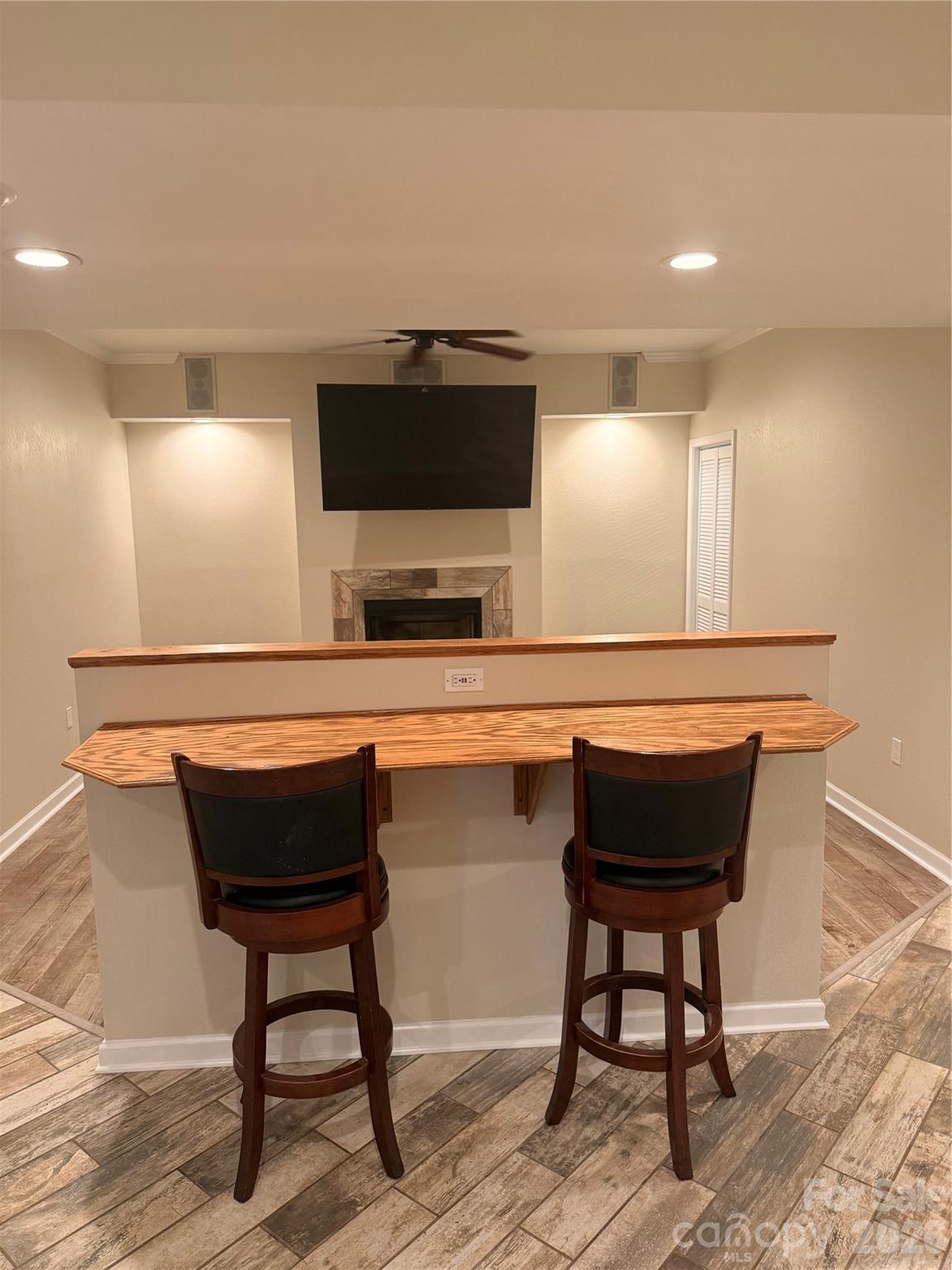 97 Whippoorwill Lane — Fairview
