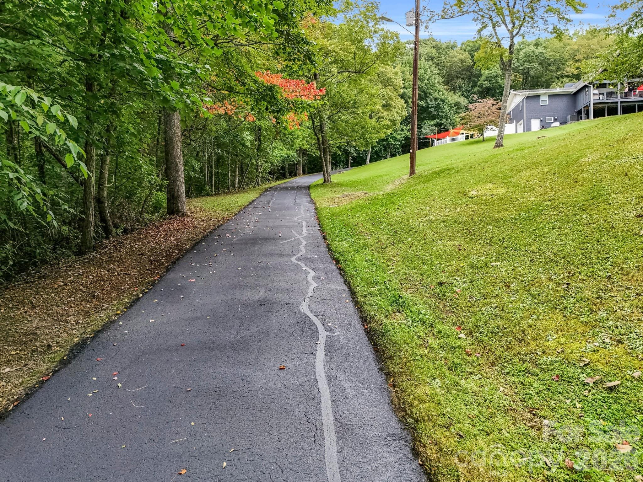 97 Whippoorwill Lane — Fairview