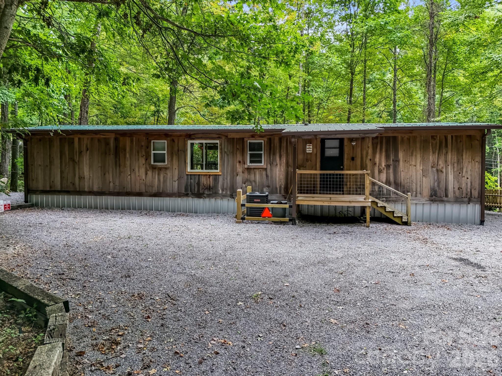97 Whippoorwill Lane — Fairview