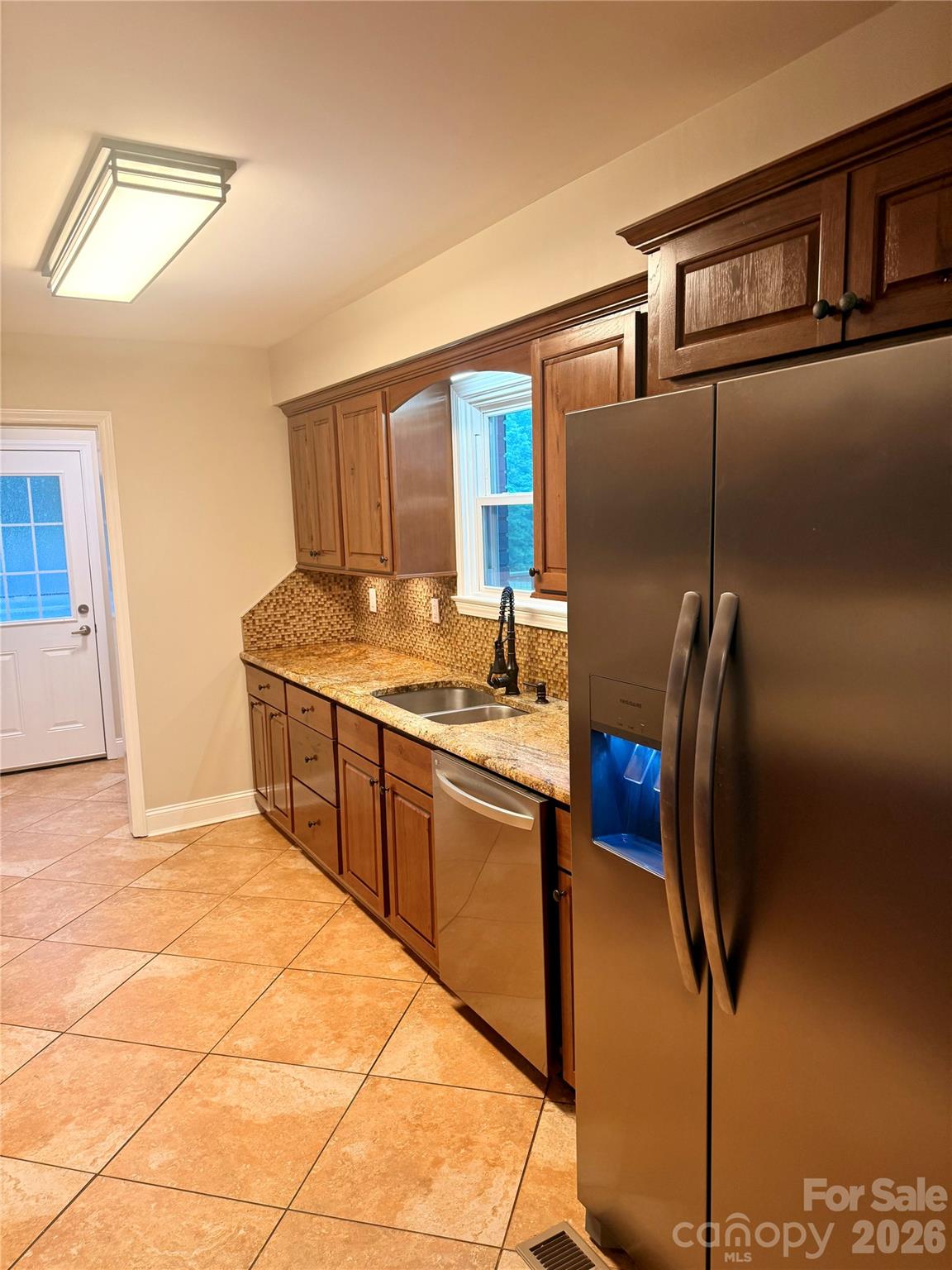97 Whippoorwill Lane — Fairview