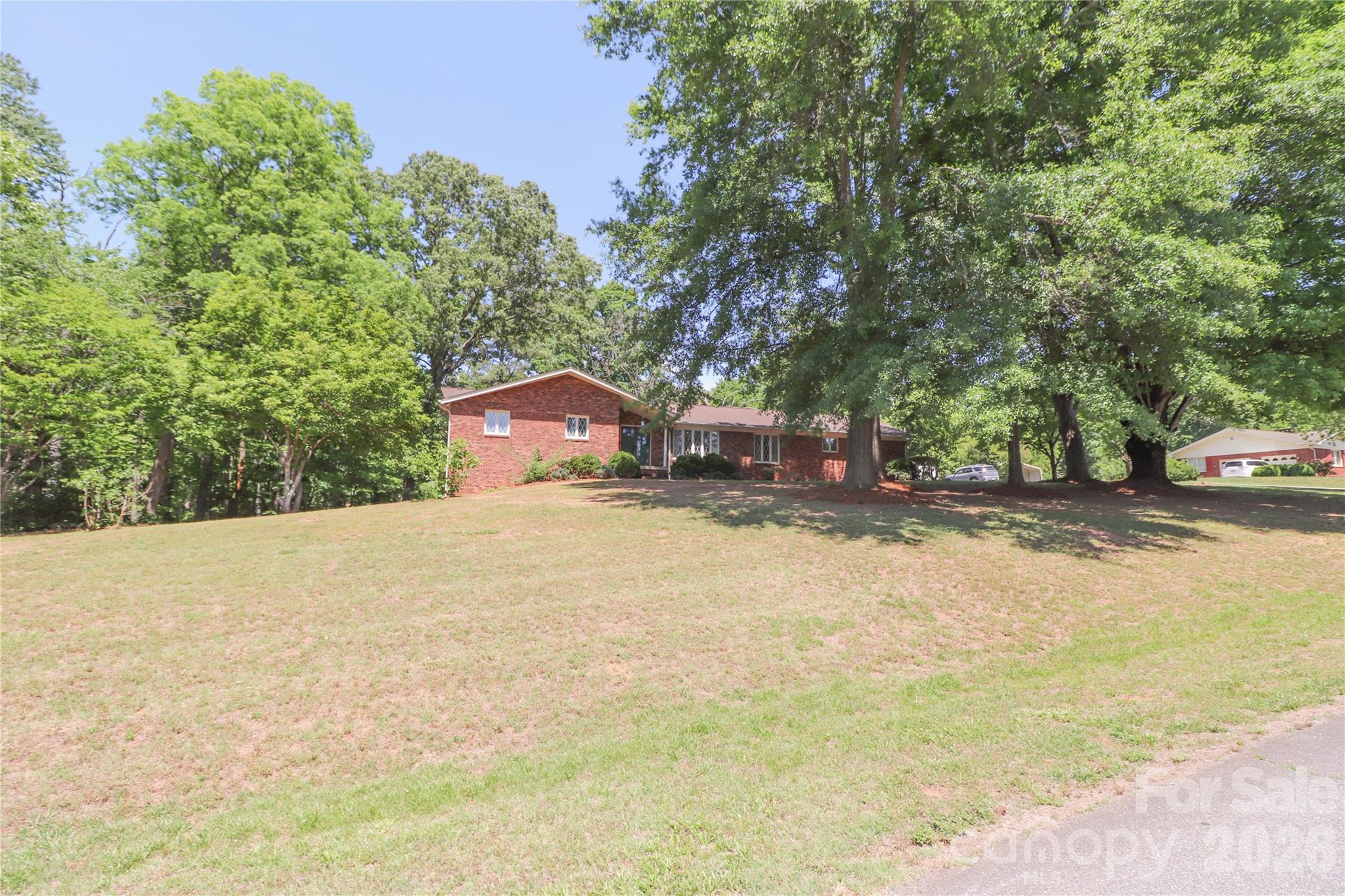 112 Forest Avenue NE — Valdese