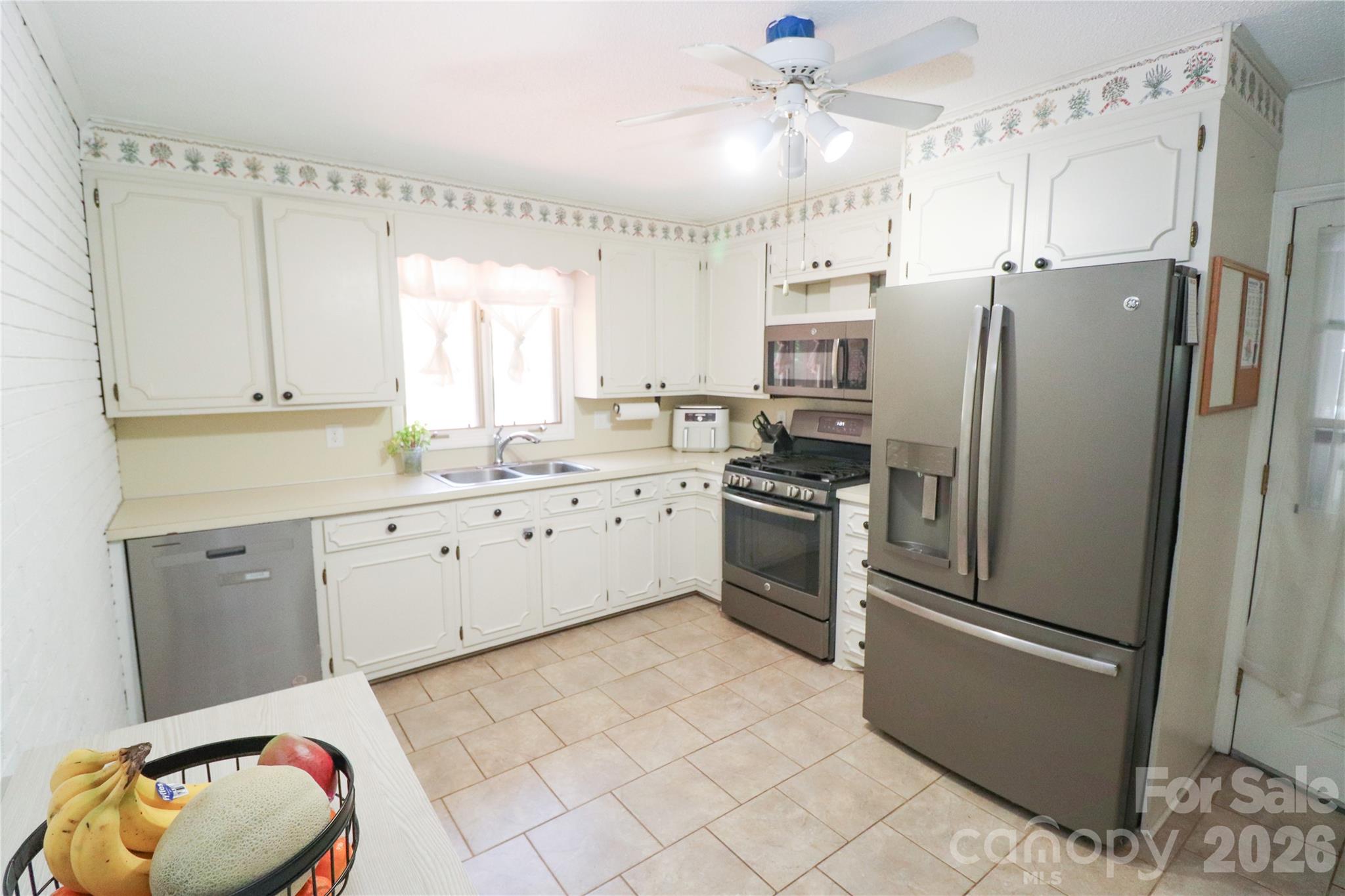 112 Forest Avenue NE — Valdese