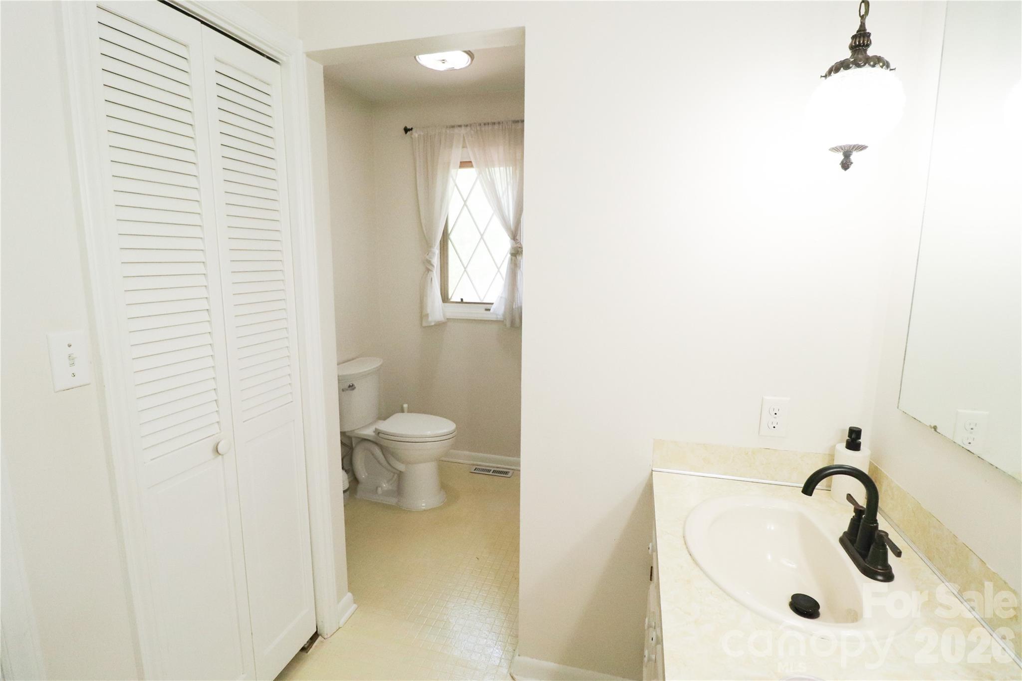 112 Forest Avenue NE — Valdese