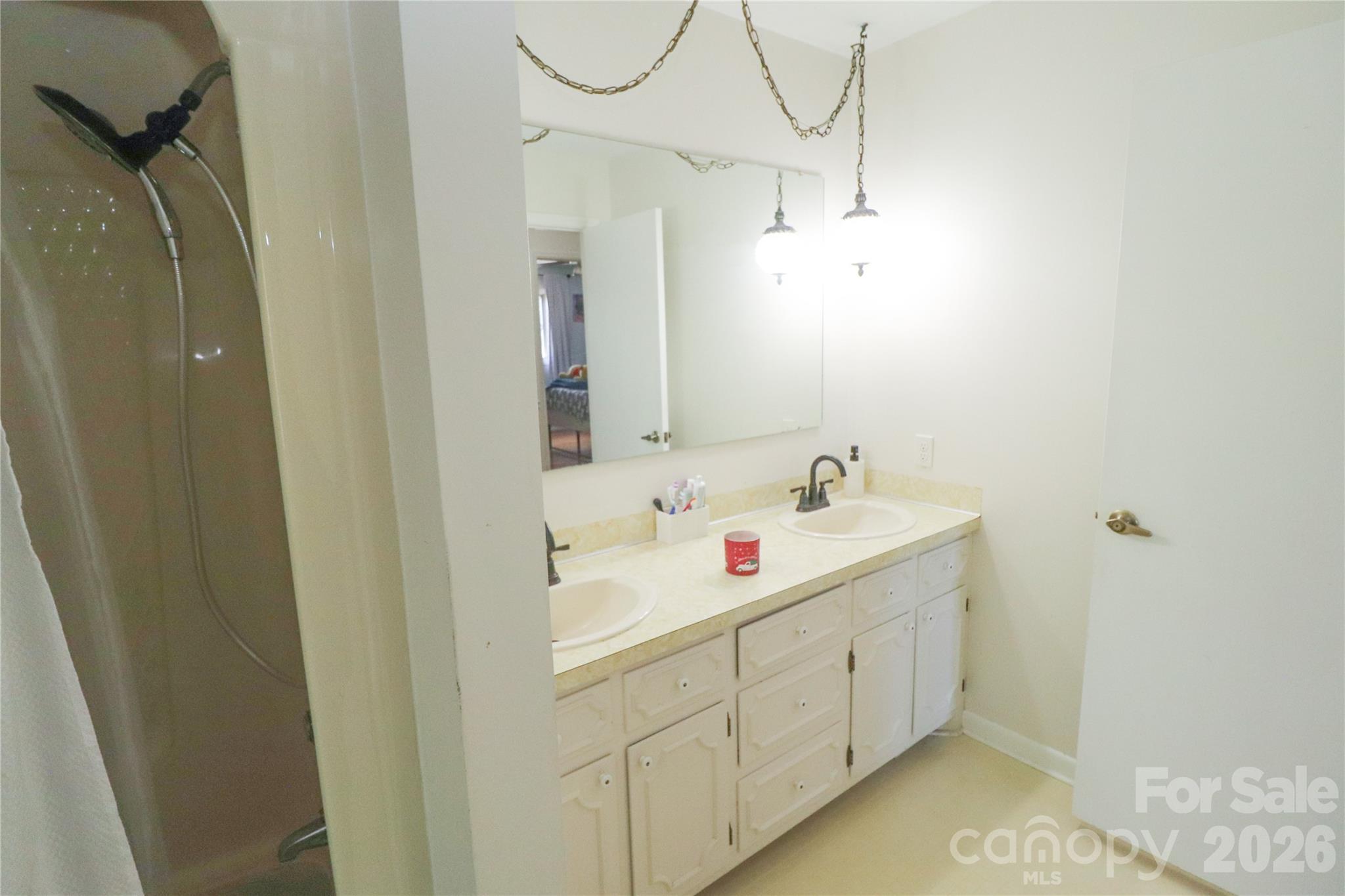 112 Forest Avenue NE — Valdese