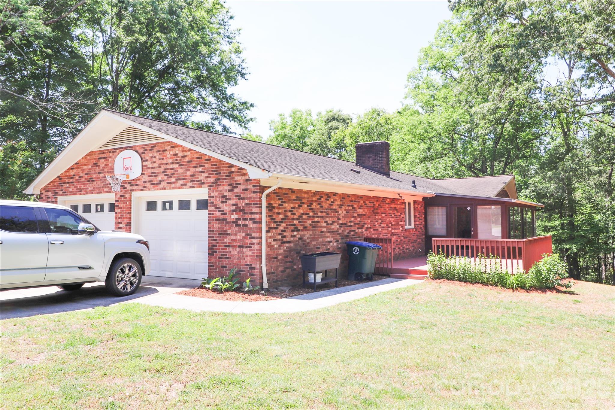112 Forest Avenue NE — Valdese