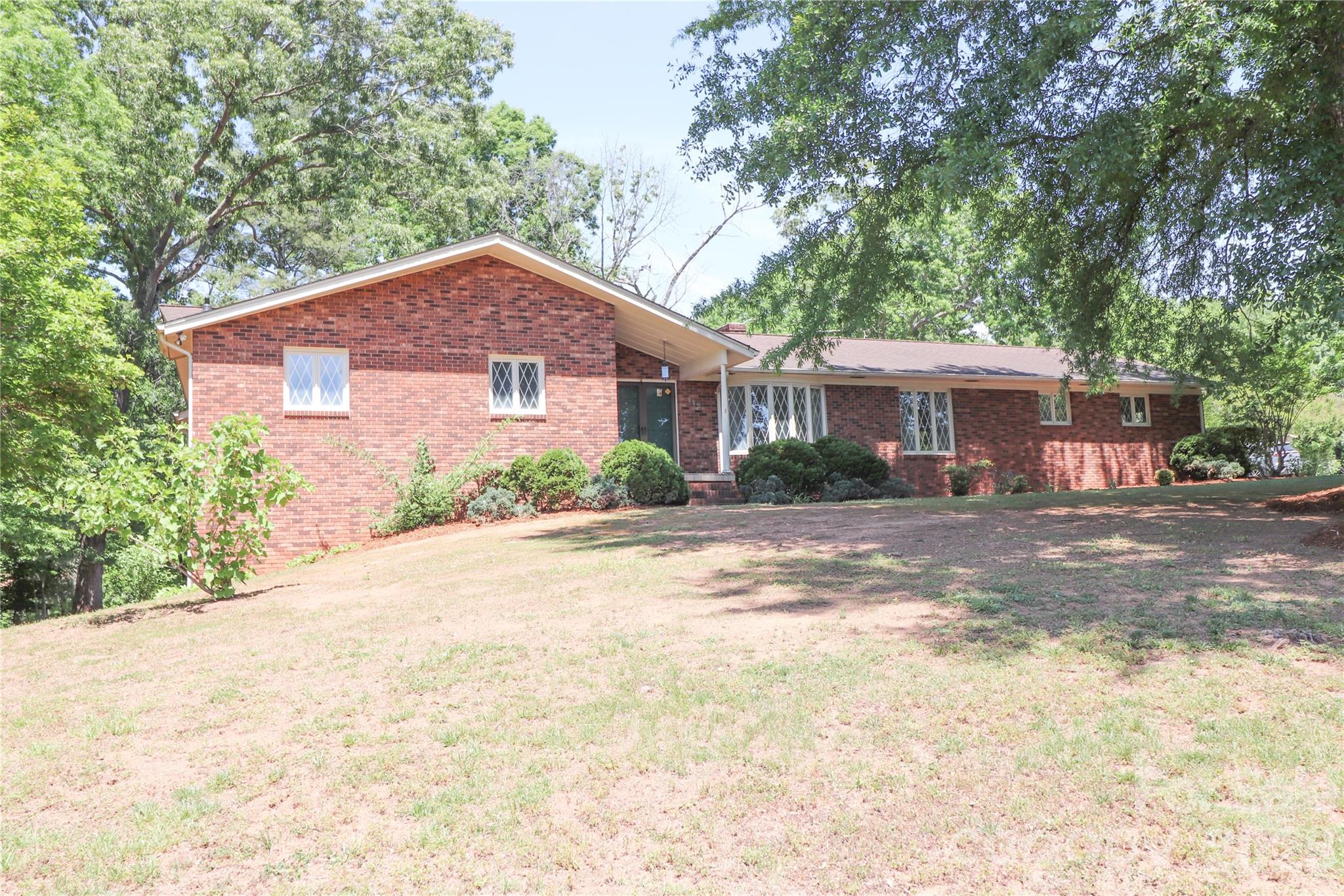 112 Forest Avenue NE — Valdese