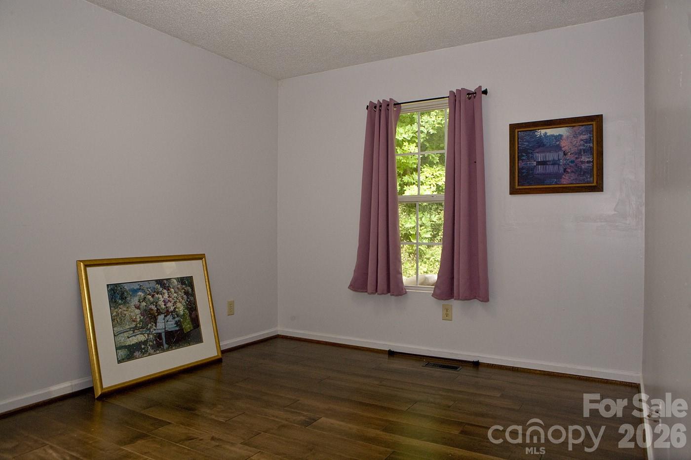 165 Peepeye Cove Road — Leicester