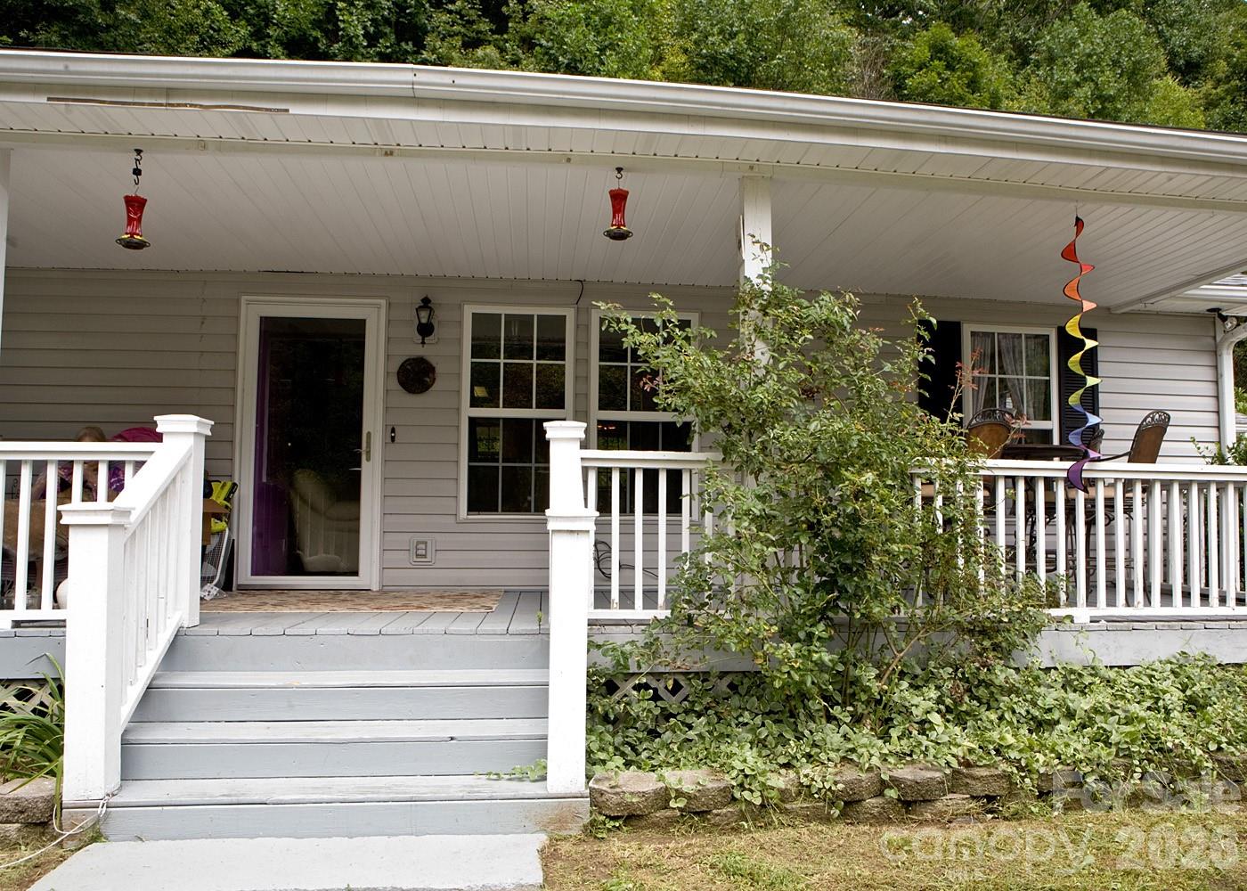 165 Peepeye Cove Road — Leicester