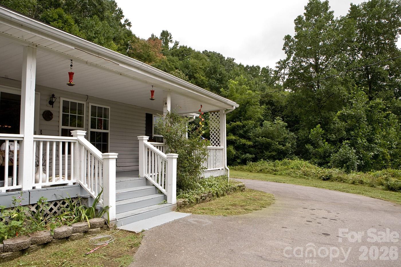 165 Peepeye Cove Road — Leicester