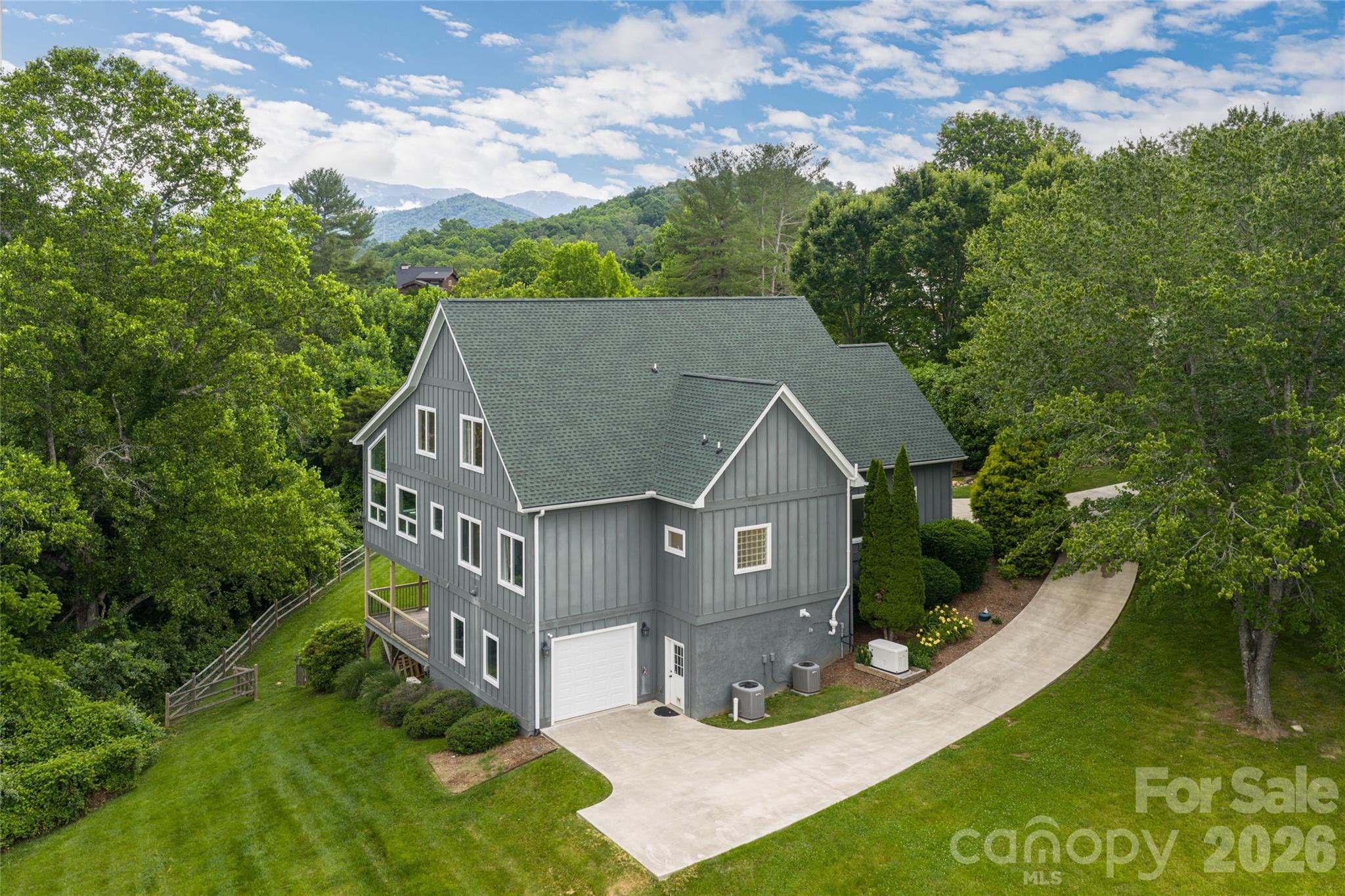 33 Bridle Path Drive — Barnardsville
