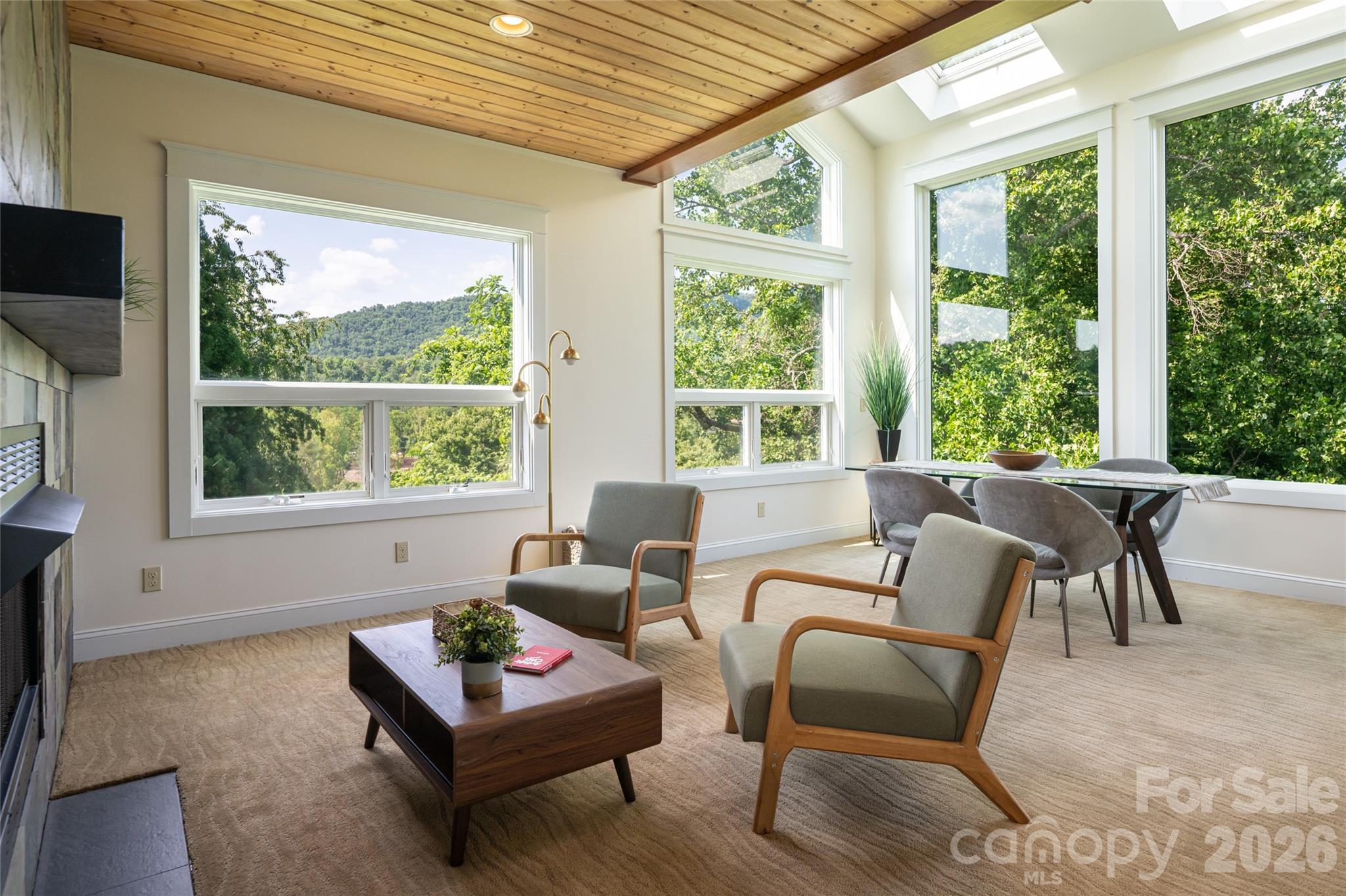 33 Bridle Path Drive — Barnardsville