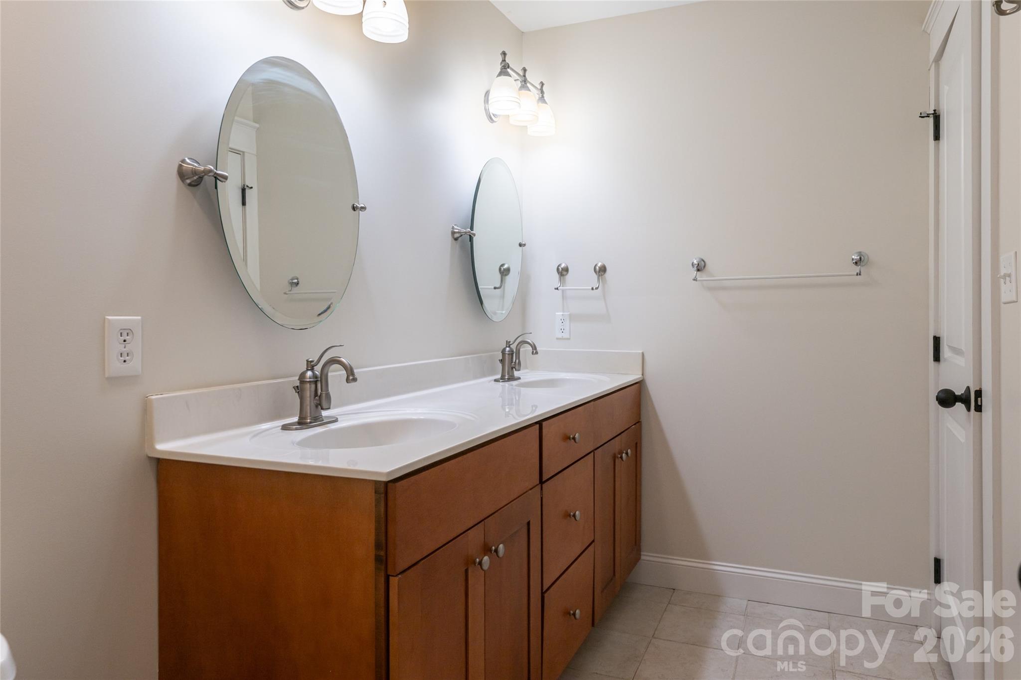 33 Bridle Path Drive — Barnardsville