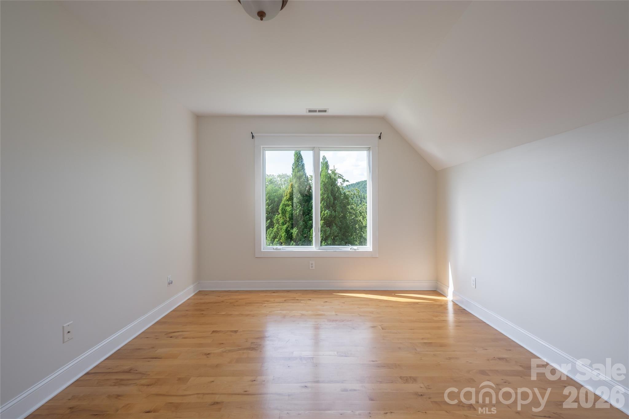 33 Bridle Path Drive — Barnardsville