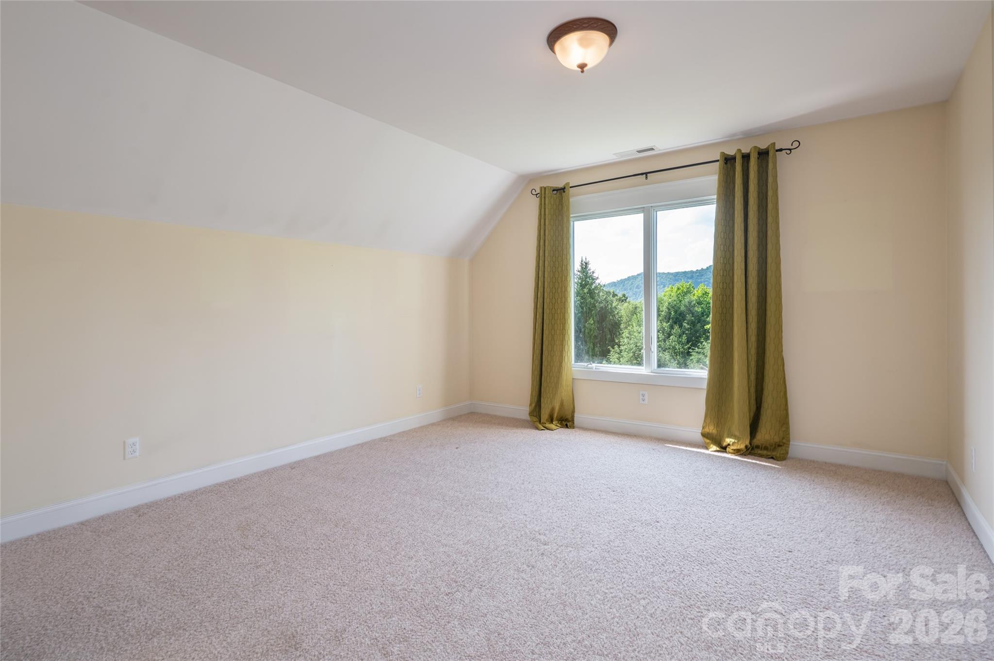 33 Bridle Path Drive — Barnardsville