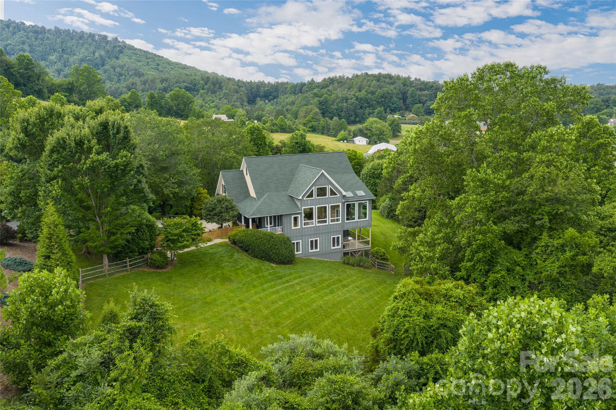 33 Bridle Path Drive — Barnardsville