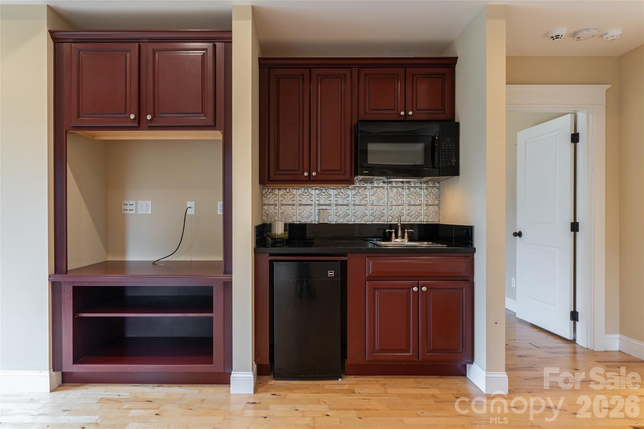33 Bridle Path Drive — Barnardsville