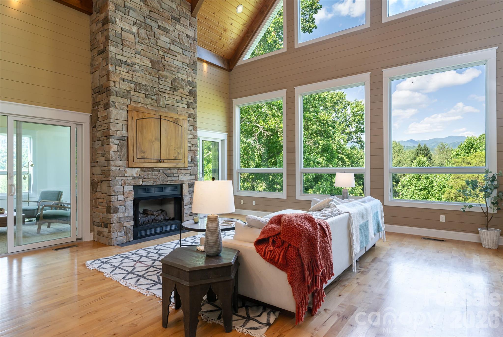 33 Bridle Path Drive — Barnardsville