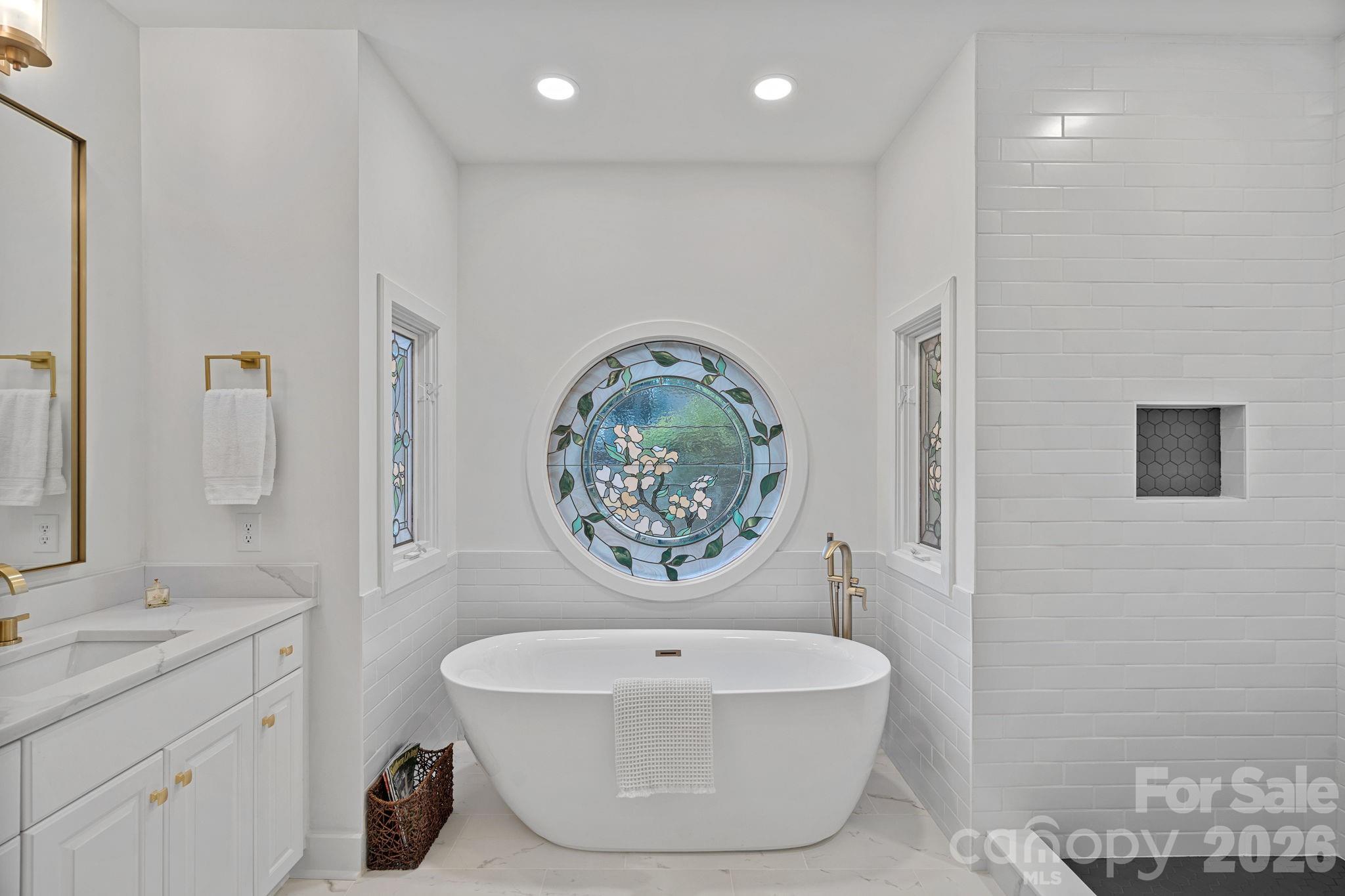 176 Yadkin Falls Road — New London