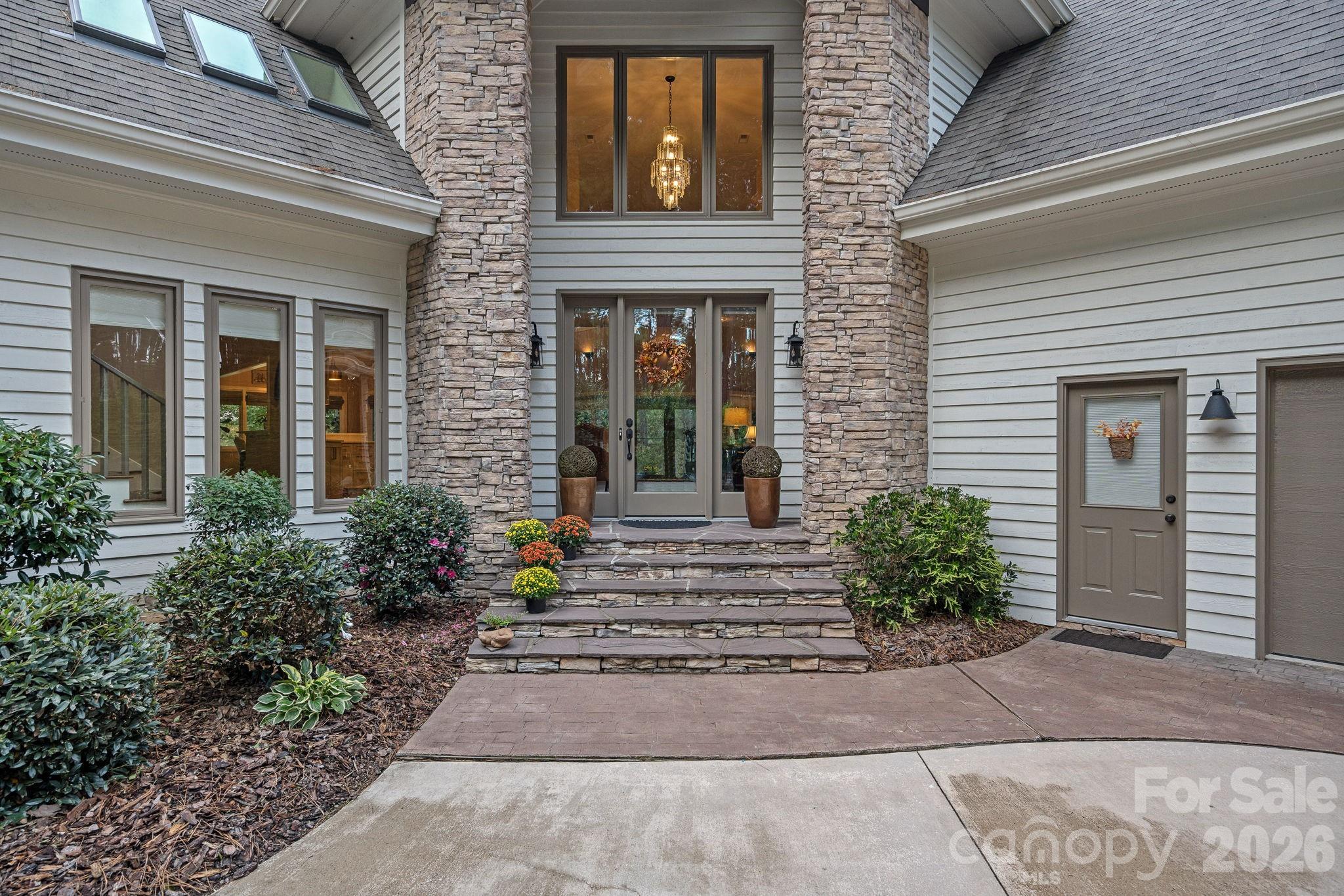 176 Yadkin Falls Road — New London
