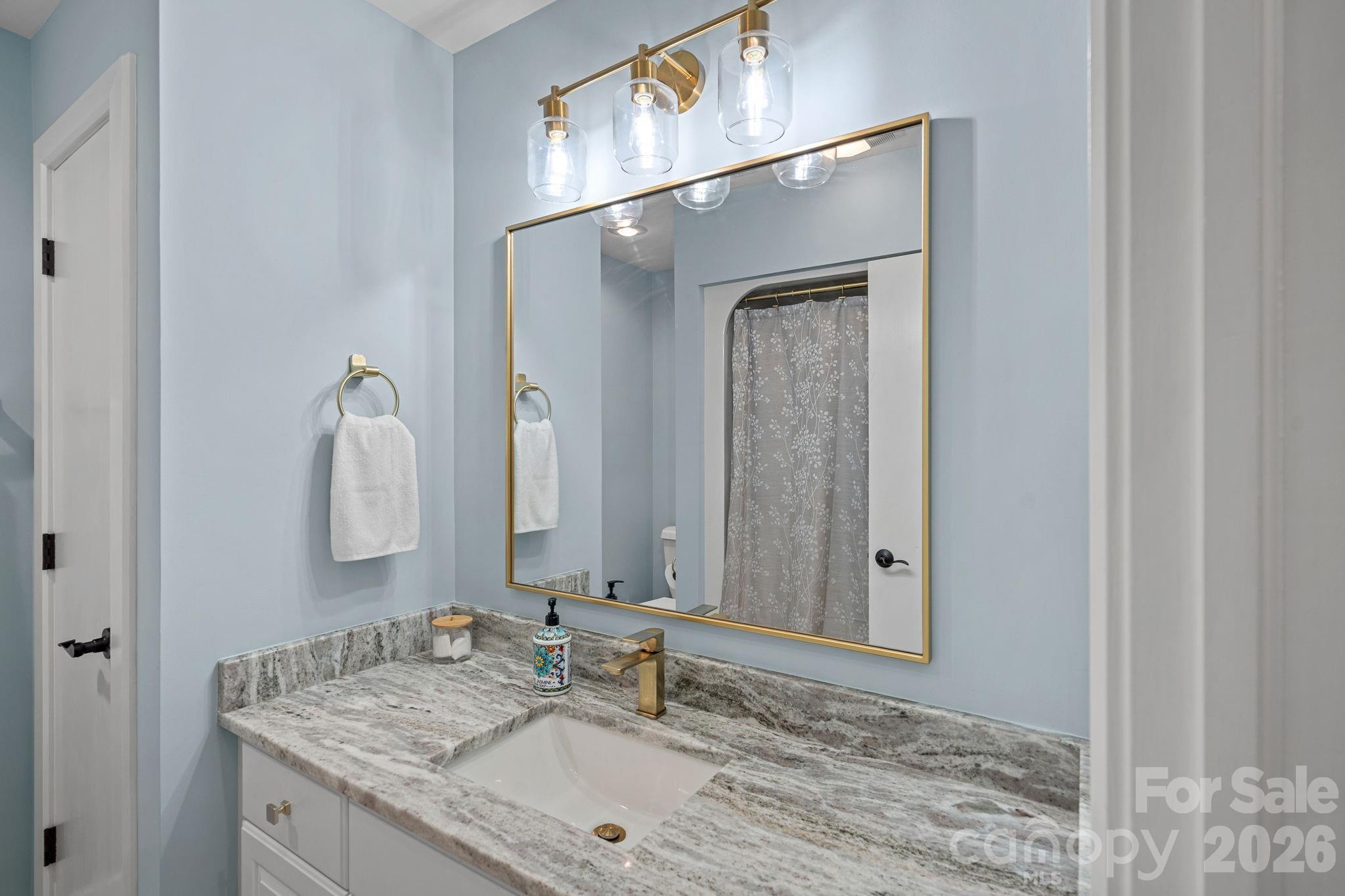 176 Yadkin Falls Road — New London