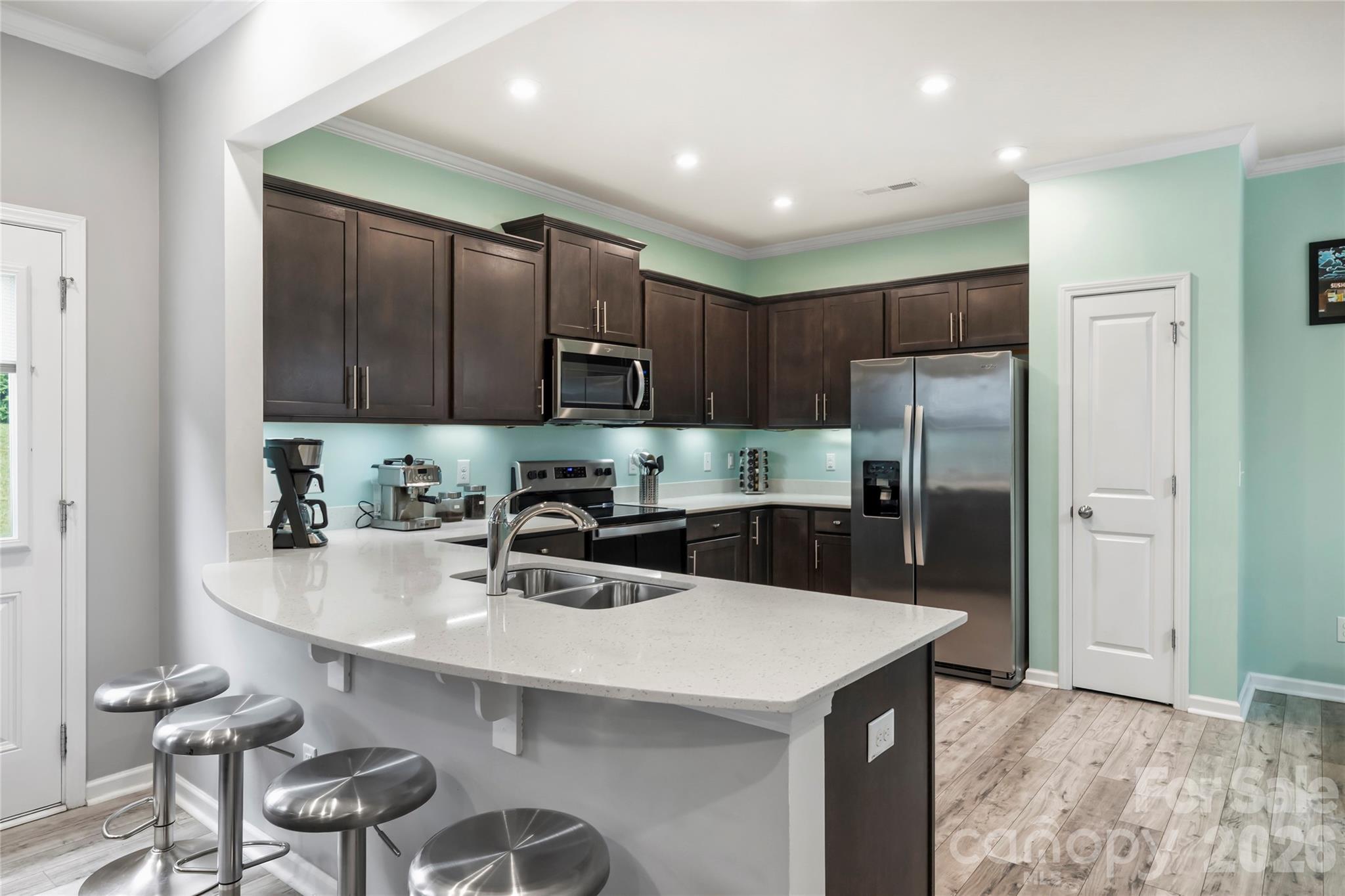 1530 Starmount Cove Lane — Charlotte