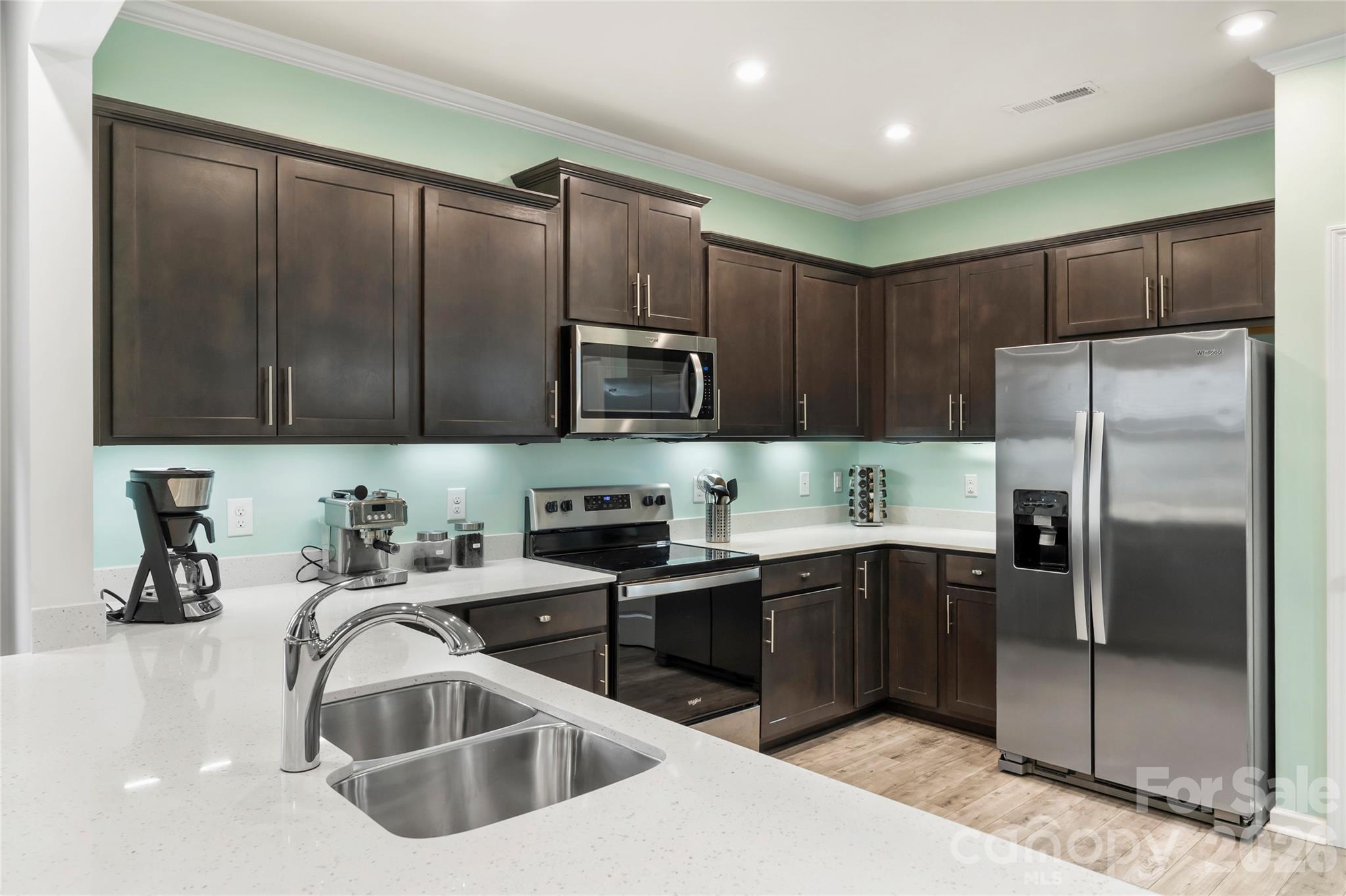 1530 Starmount Cove Lane — Charlotte