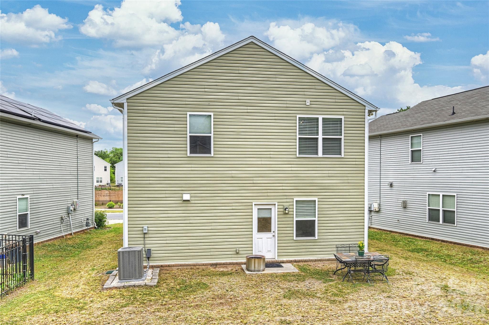 1530 Starmount Cove Lane — Charlotte