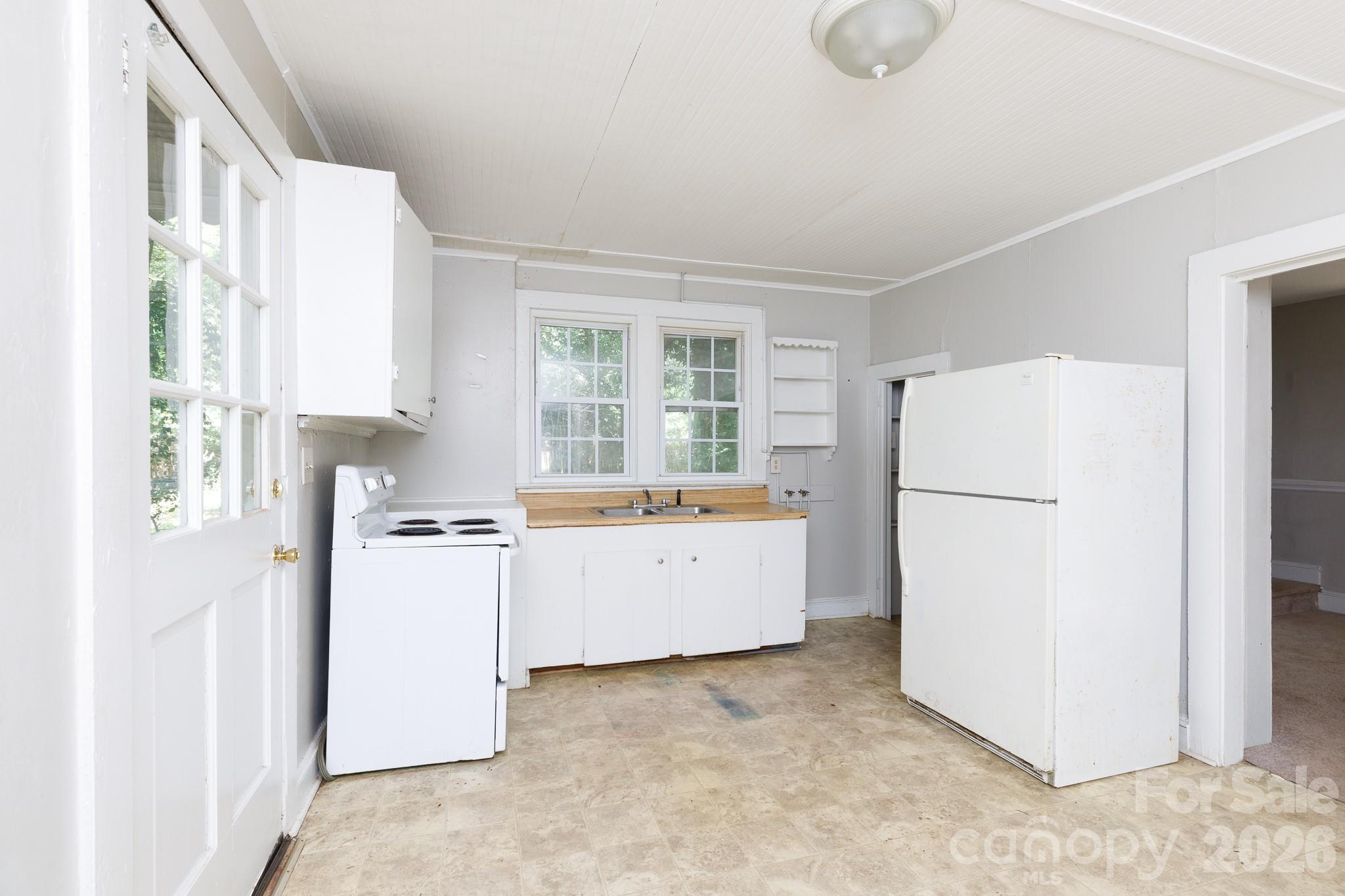 3516 Eastway Drive — Charlotte