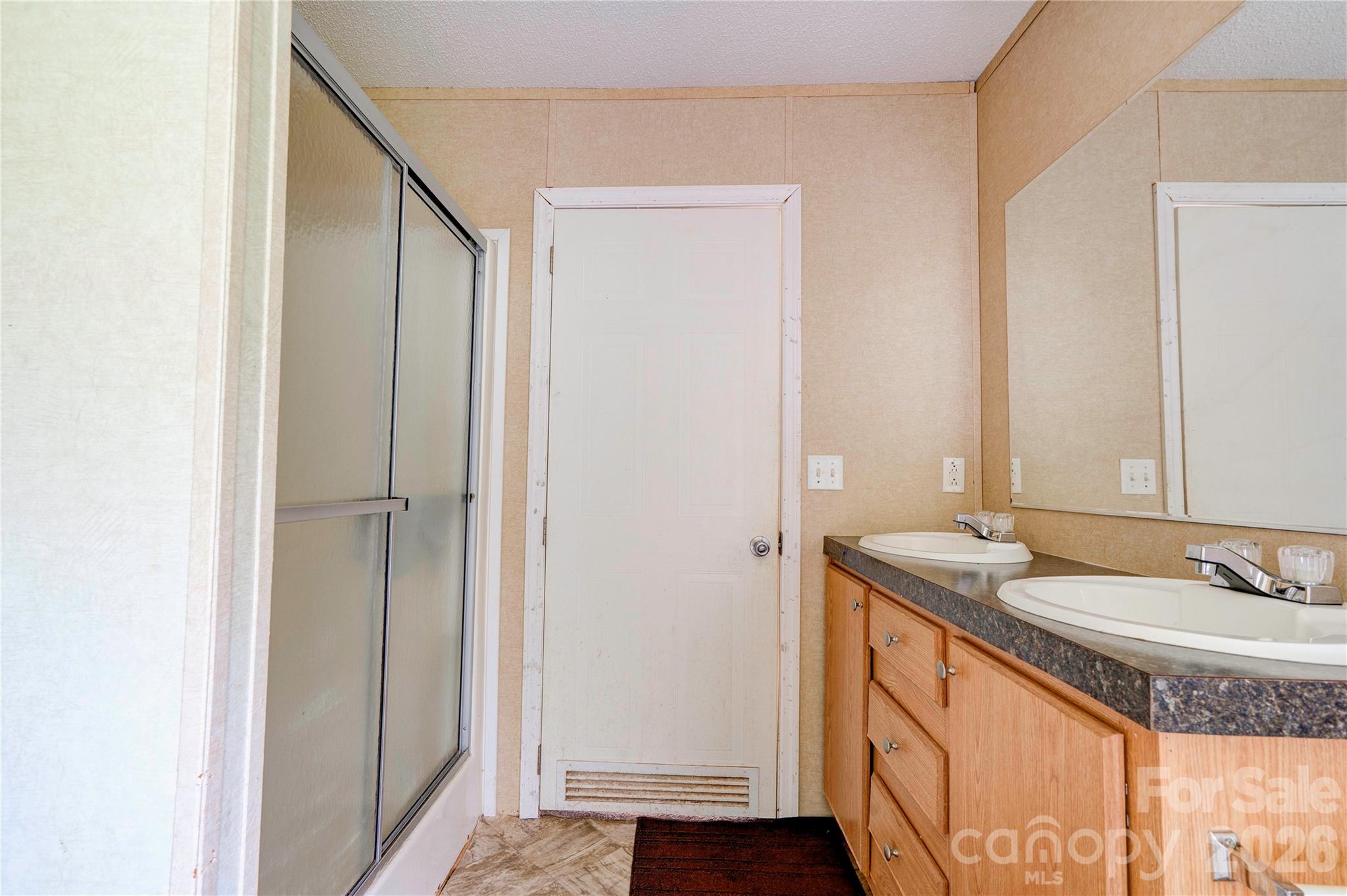 136 Foxhill Drive — Shelby