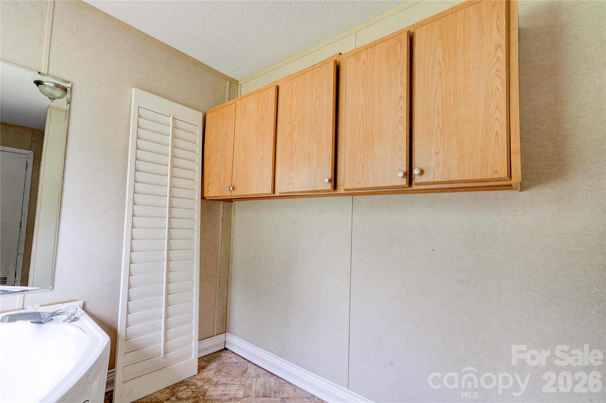 136 Foxhill Drive — Shelby