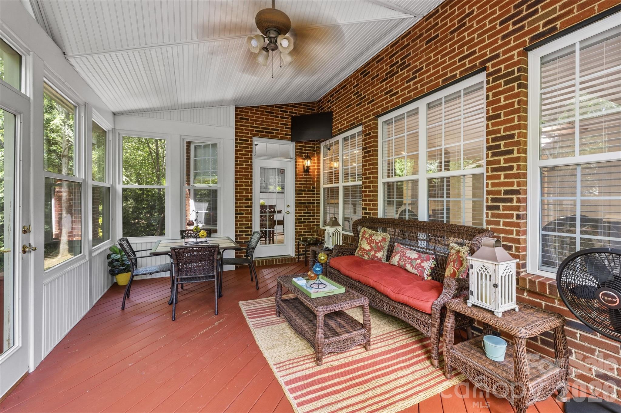 16017 Chiltern Lane — Huntersville