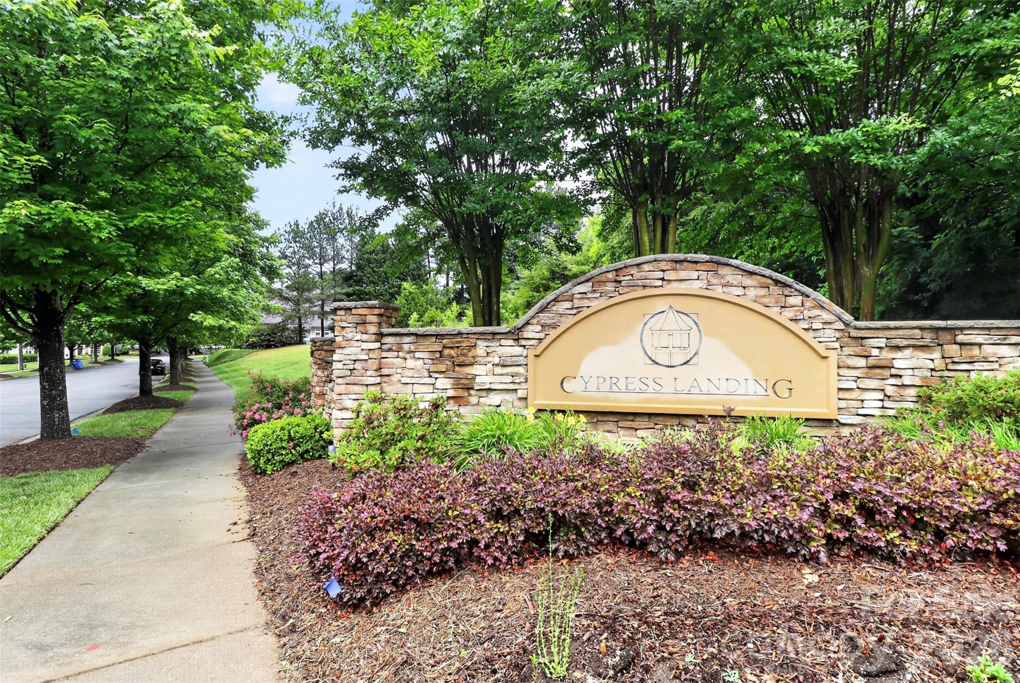 173 N Arcadian Way — Mooresville