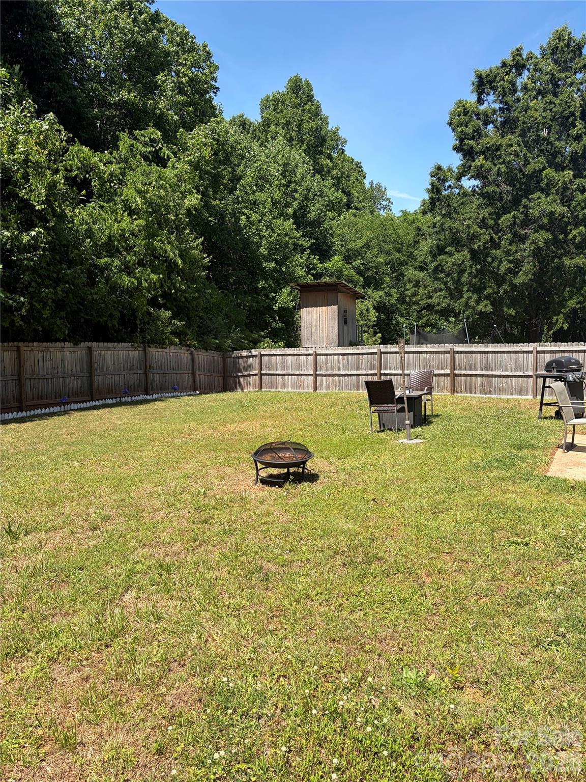 8019 shiny Meadow Lane — Charlotte