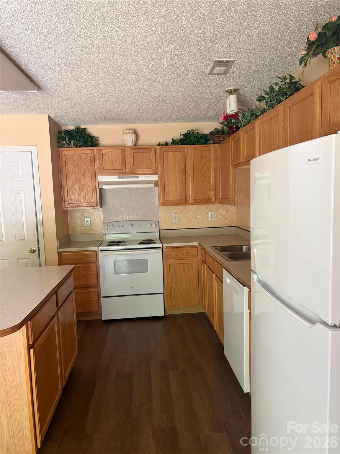 8019 shiny Meadow Lane — Charlotte