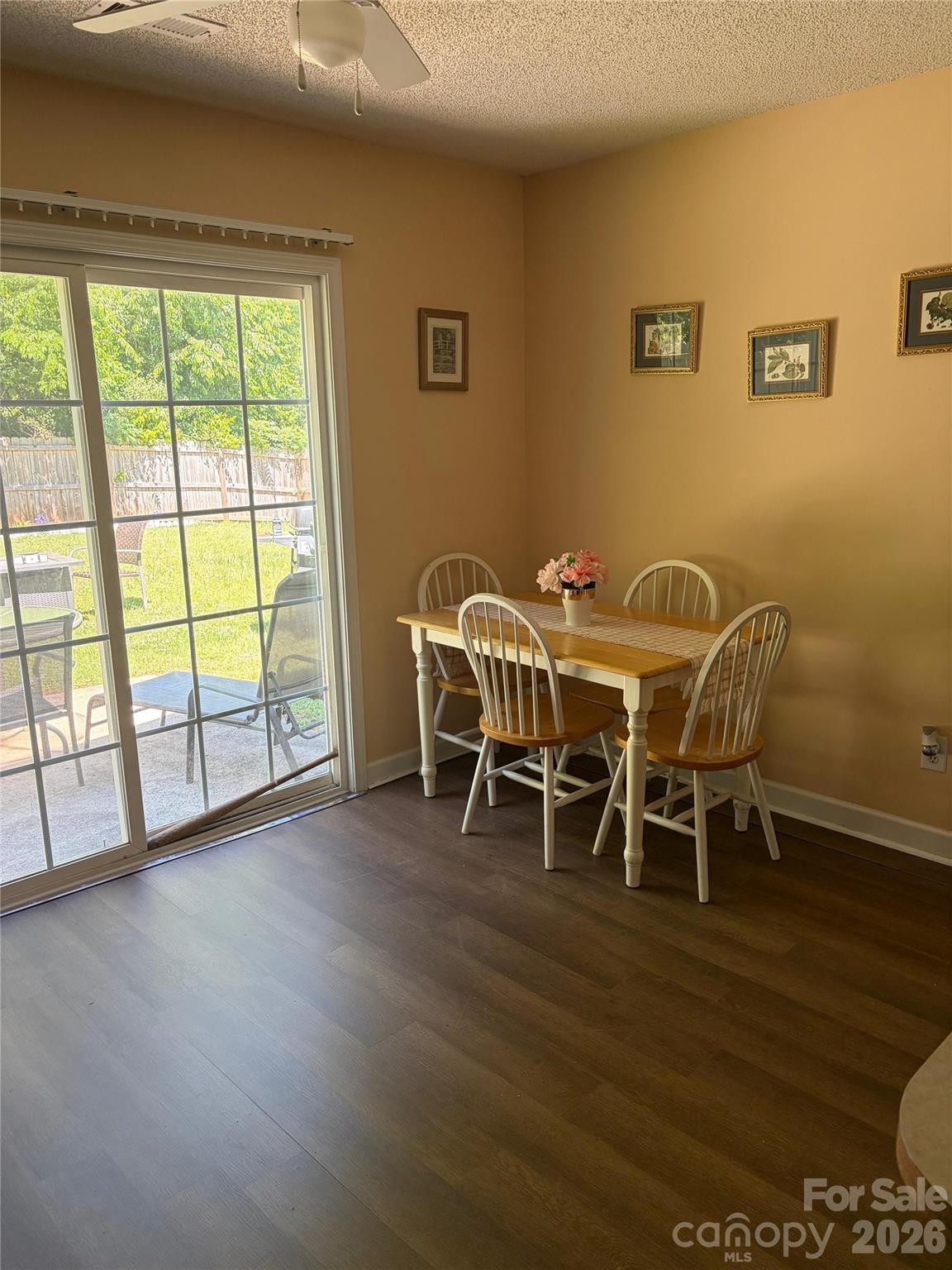 8019 shiny Meadow Lane — Charlotte
